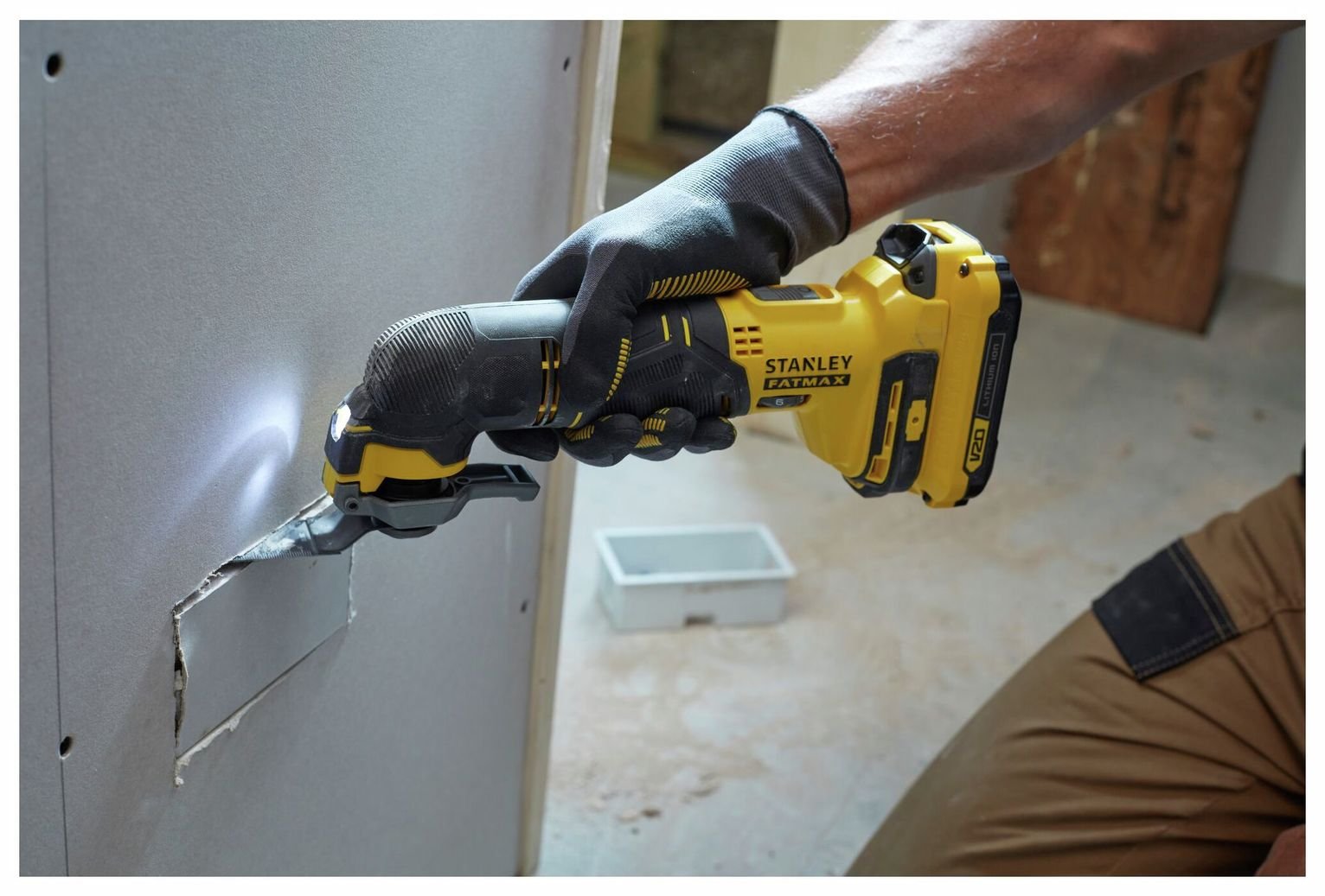 Stanley Fatmax 2Ah V20 Multi Material Cutting Tool - 18V