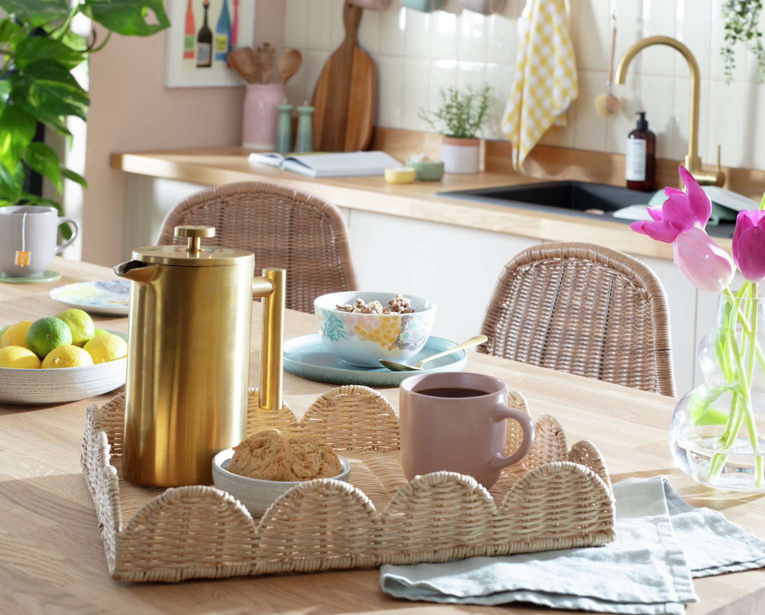 Habitat Scallop Woven Tray - Natural