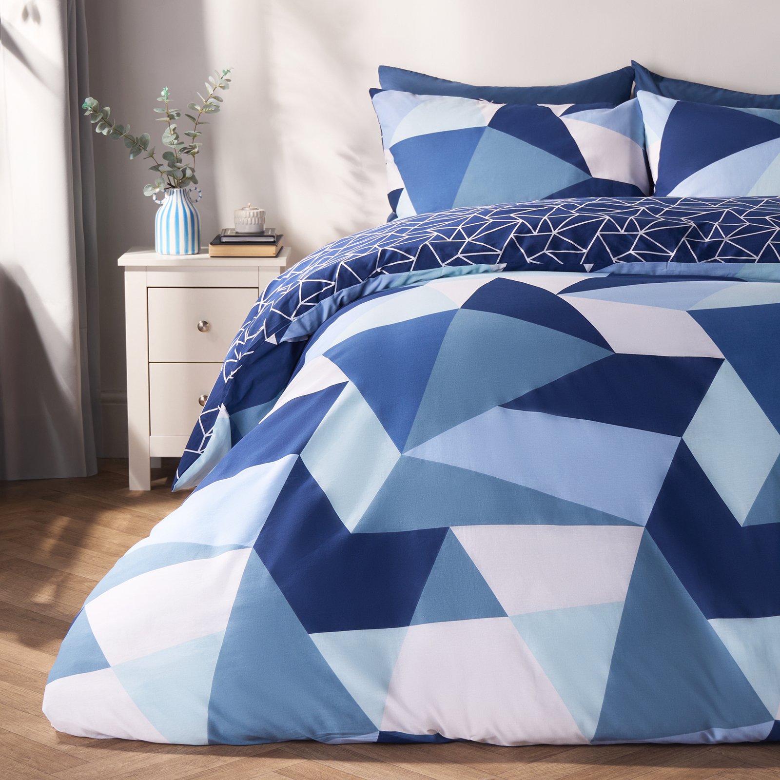 OHS Geometric Shapes Duvet Cover Set Bedding Navy - Double