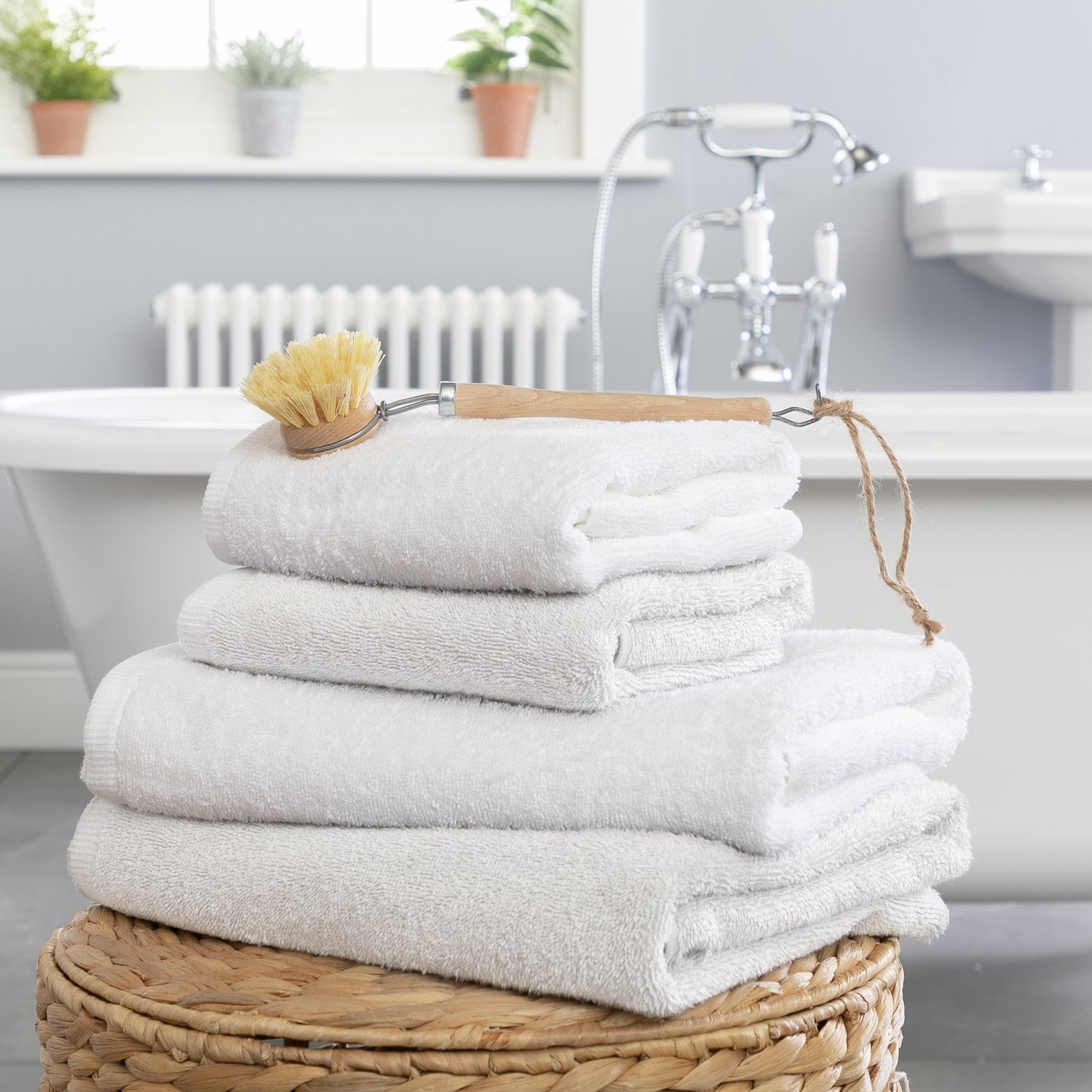 Home Essentials Plain 4 Piece Towel Bale