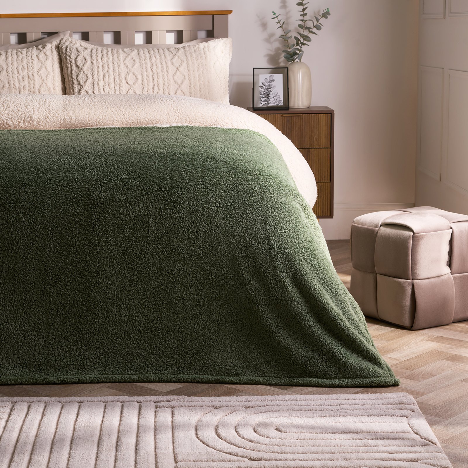 OHS Teddy Fleece Blanket Throw - 200 x 240cm - Evergreen