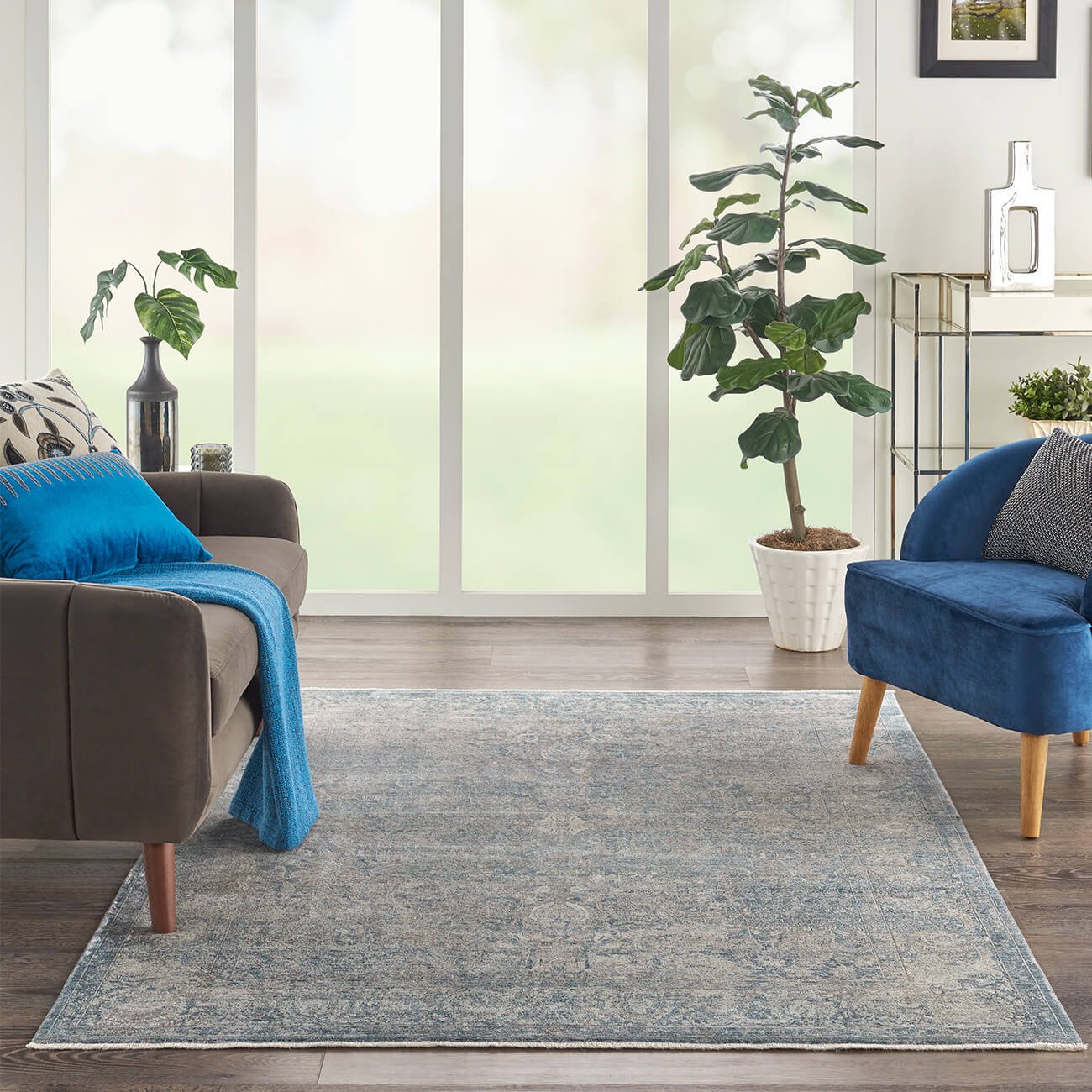 Mega Flooring Blue Traditional Bordered Rug - 160 x 221cm
