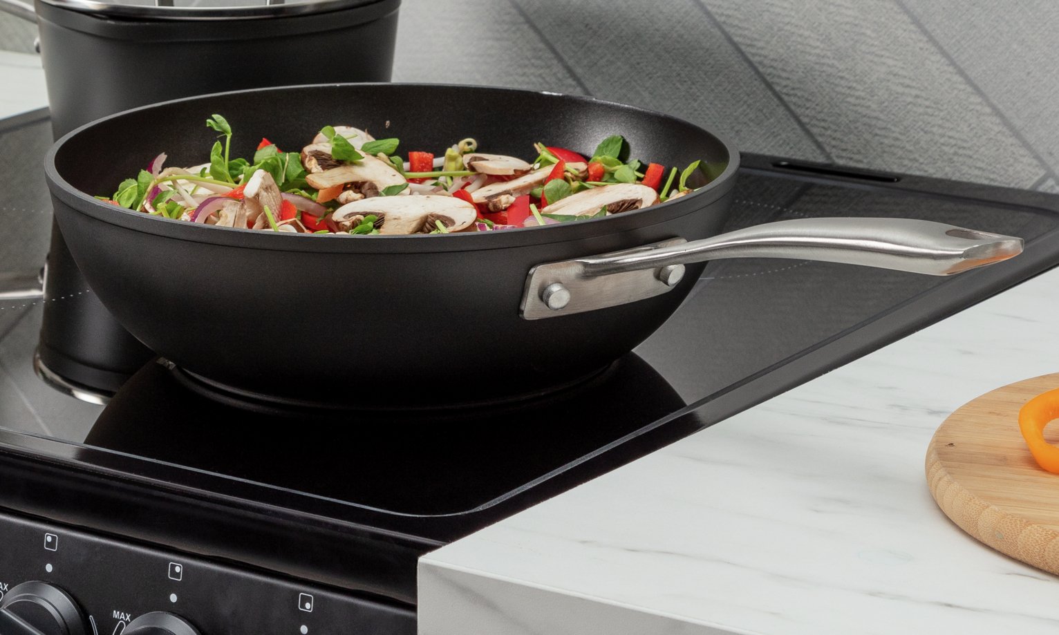 Habitat 28cm Hard Anodised Aluminium Wok