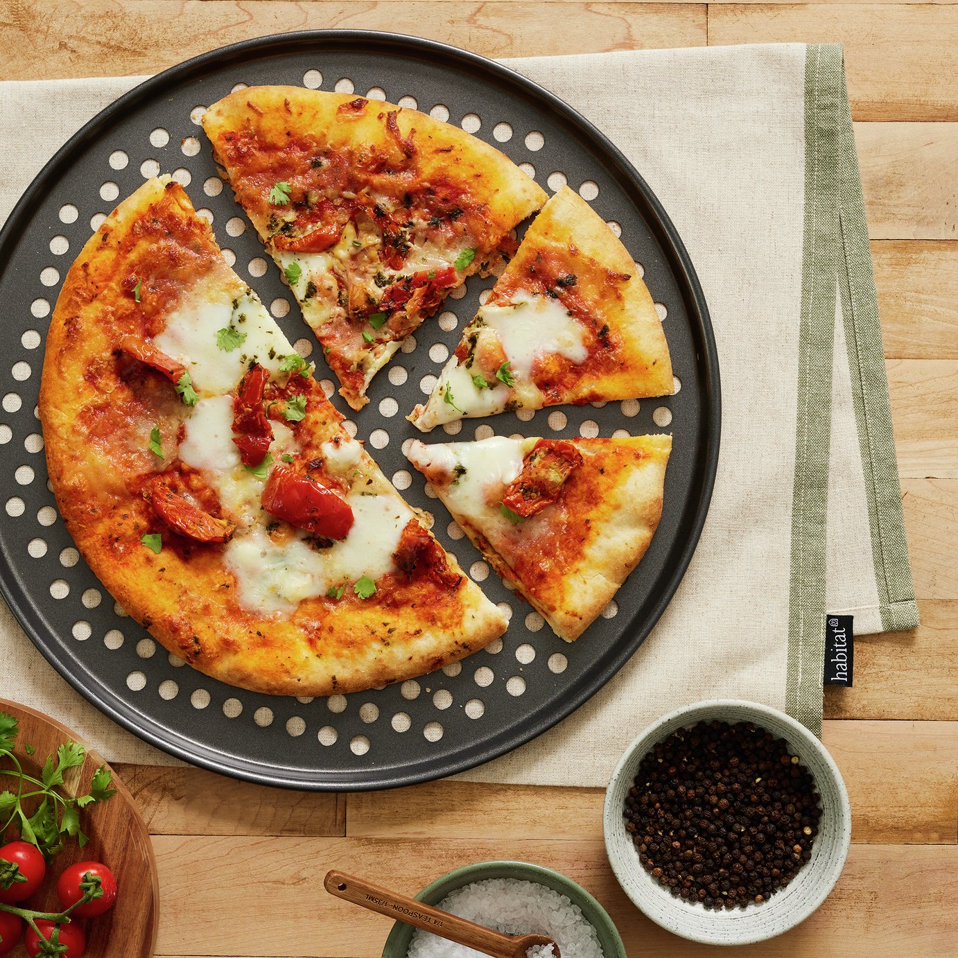 Habitat 36cm Carbon Steel Pizza Crisper