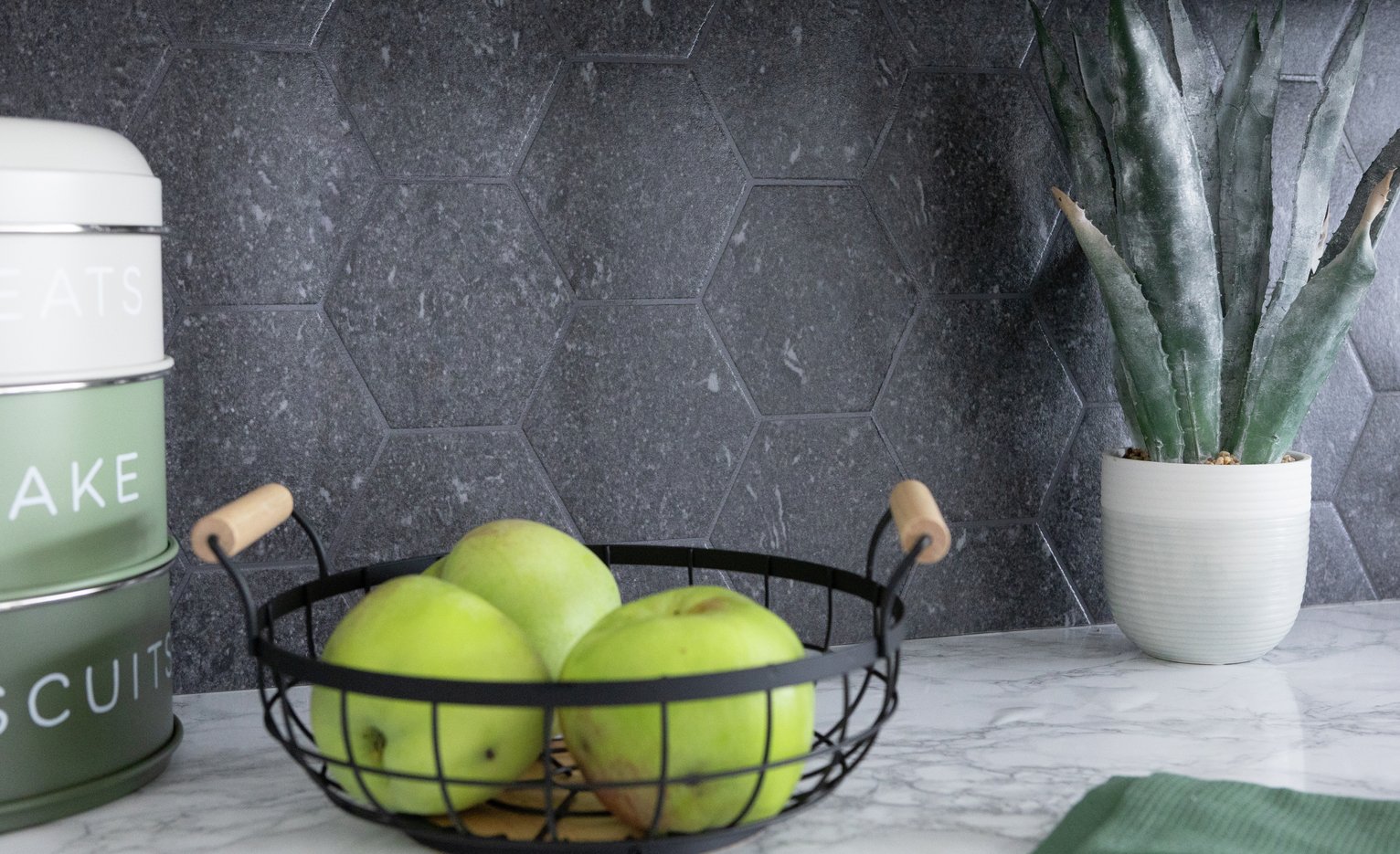 D-C-Fix Dark Hexagon 3D Grey Wallpaper