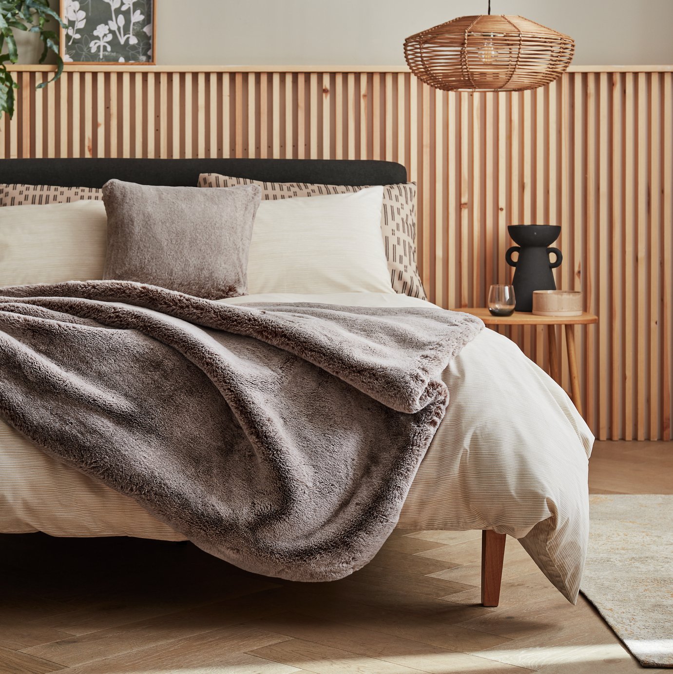 Habitat Faux Fur Tipped Throw - 125x150cm