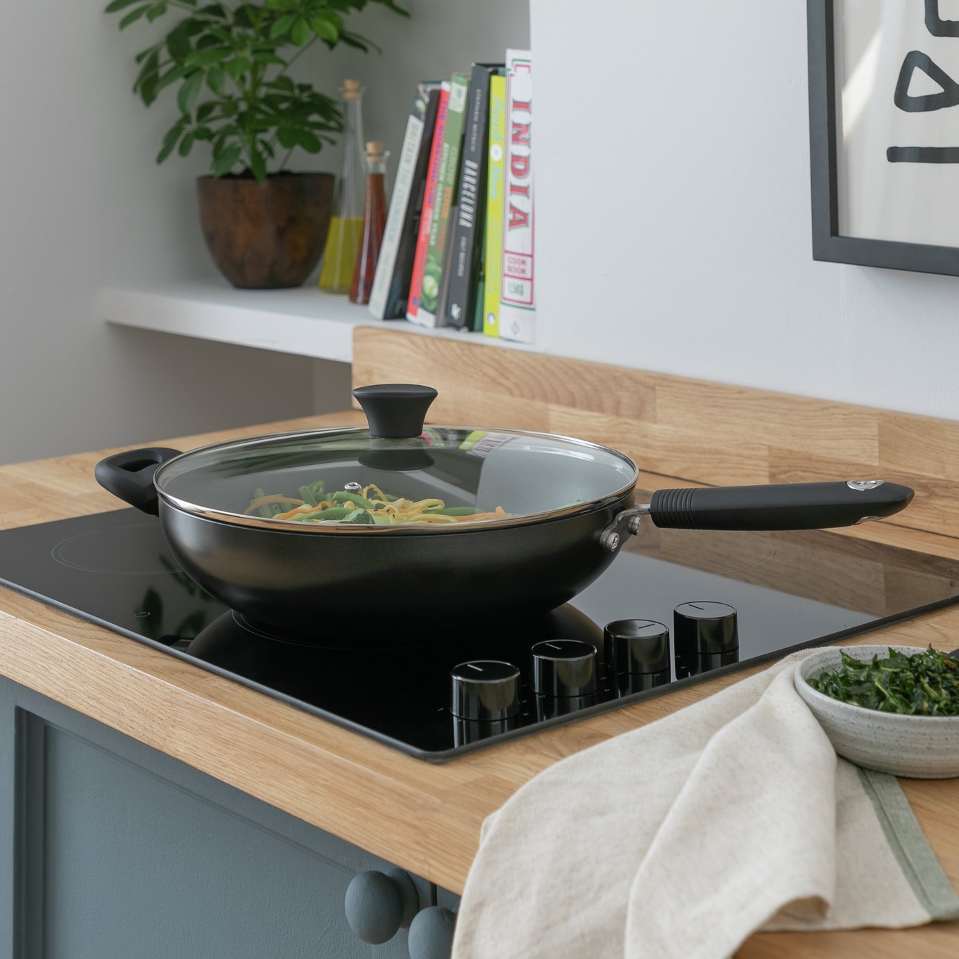 Habitat 30cm Non Stick Aluminium Stir Fry Pan