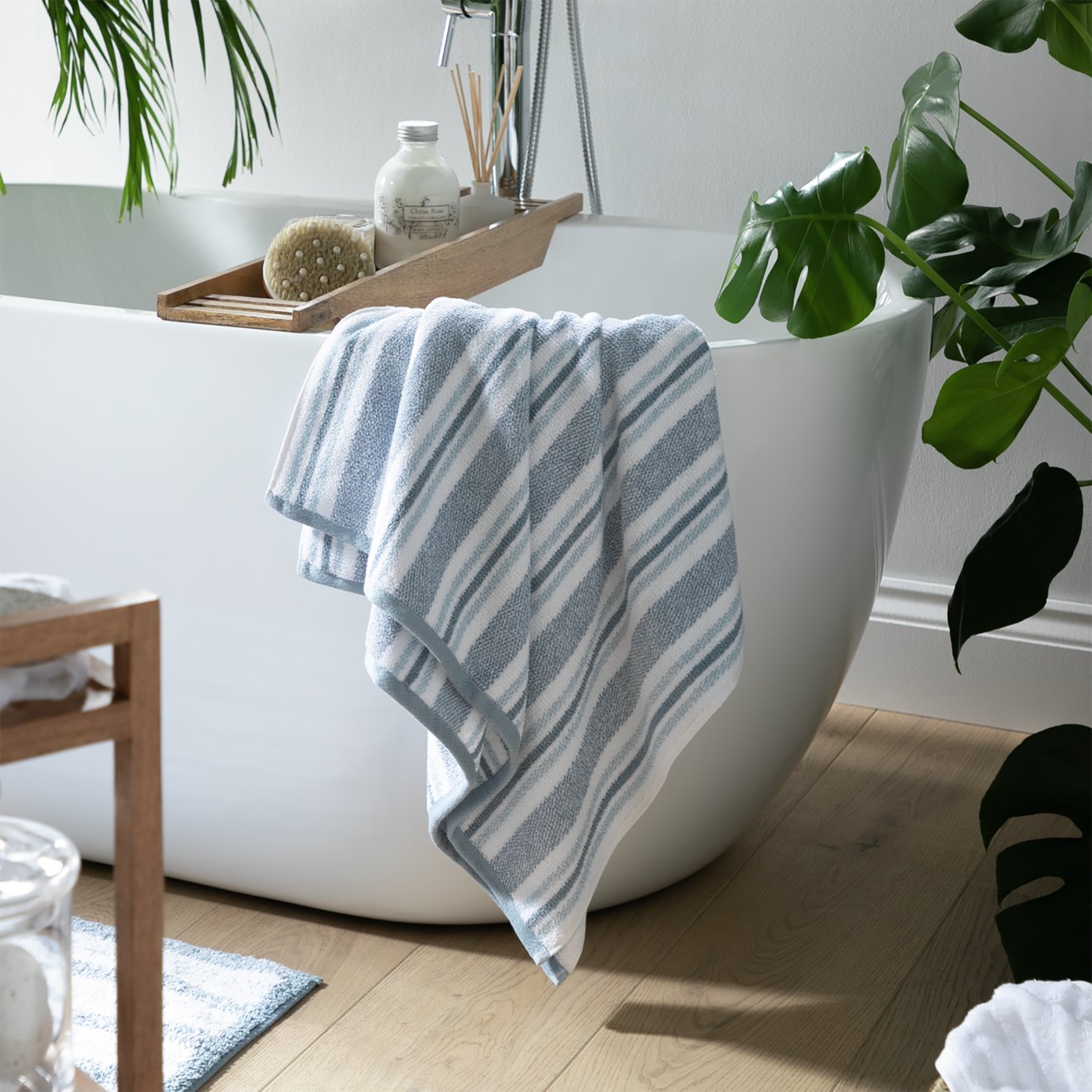 Habitat Coastal Tufted Horizontal Stripe Hand Towel - Blue