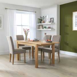 Habitat Clifton Extending Oak Veneer 4-6 Seater Dining Table