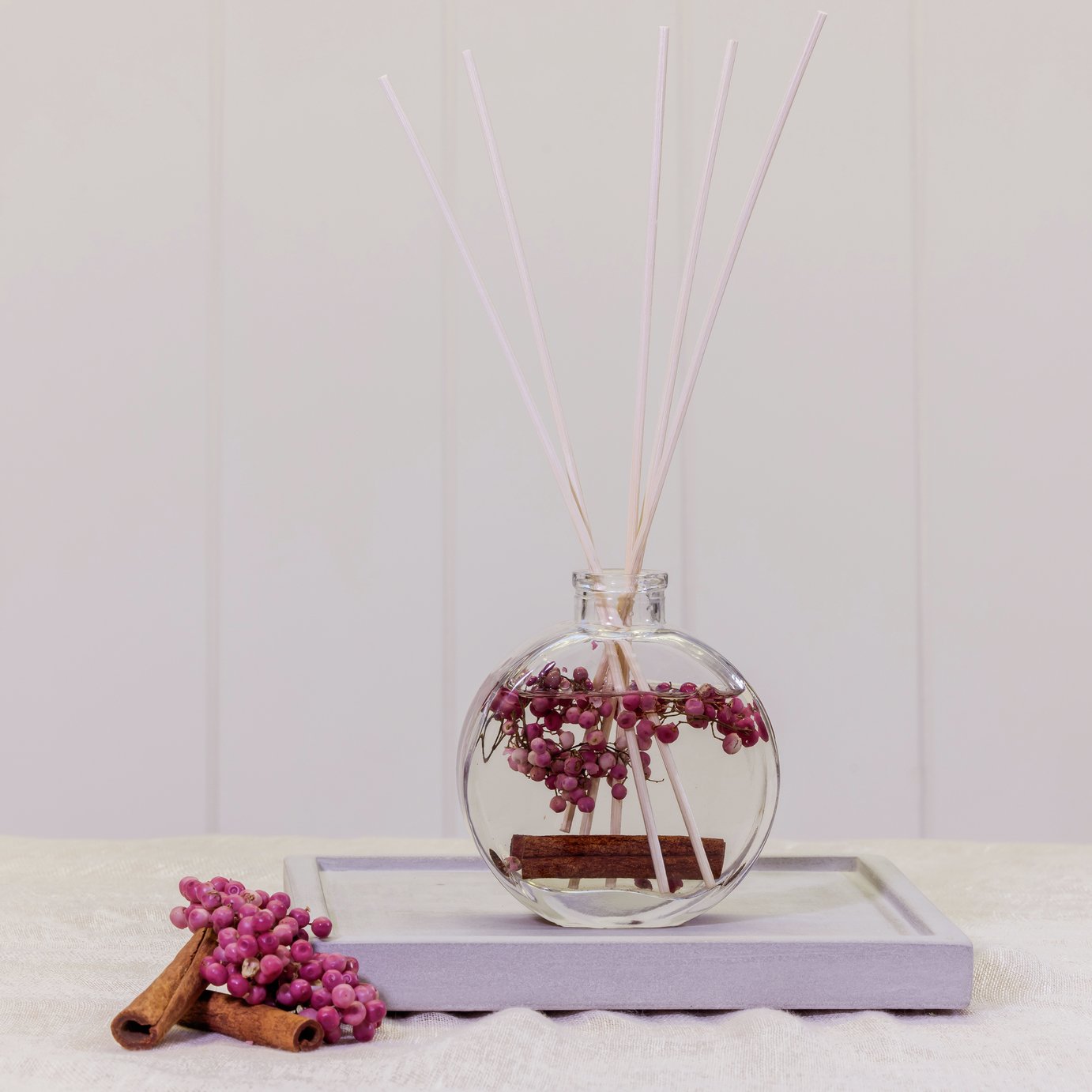 Stoneglow Candles 120ml Reed Diffuser - Cranberry & Spice