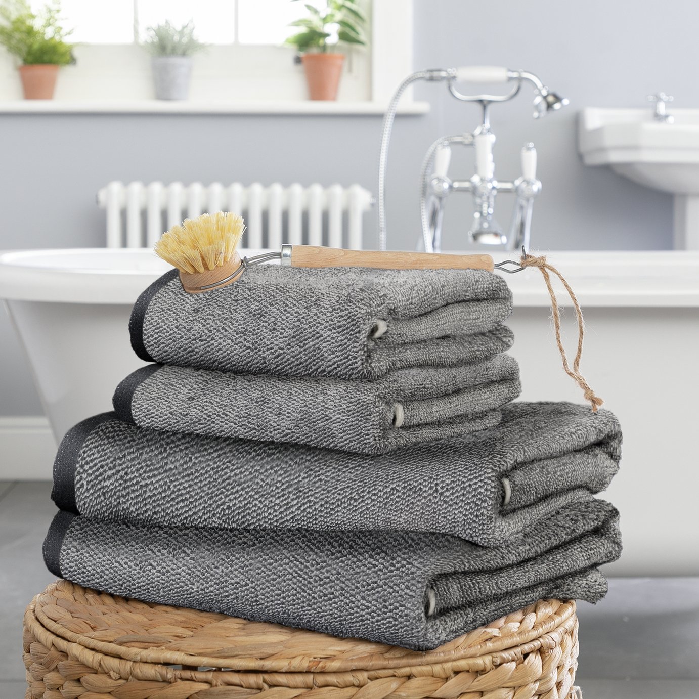 Habitat Marl 4 Piece Towel Bale - Black