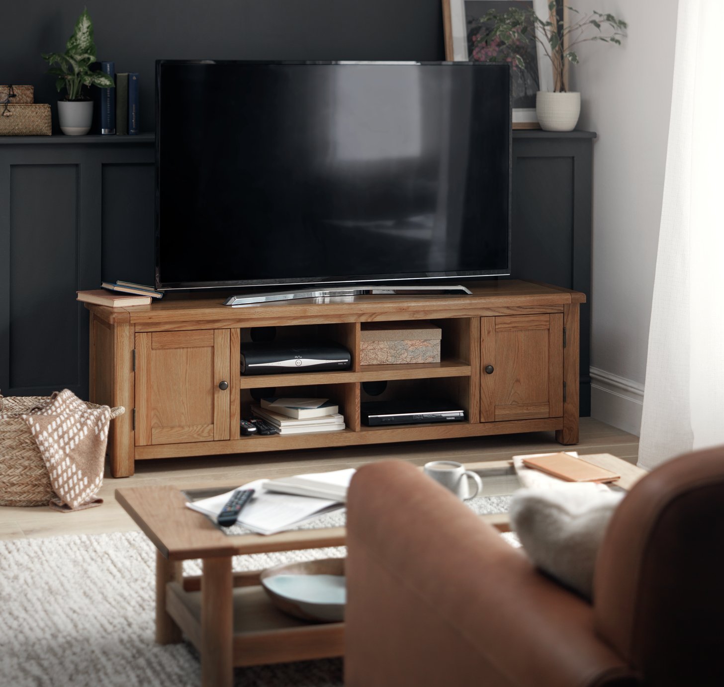 Argos Home Kent 2 Door Wide Oak  TV Unit - Natural