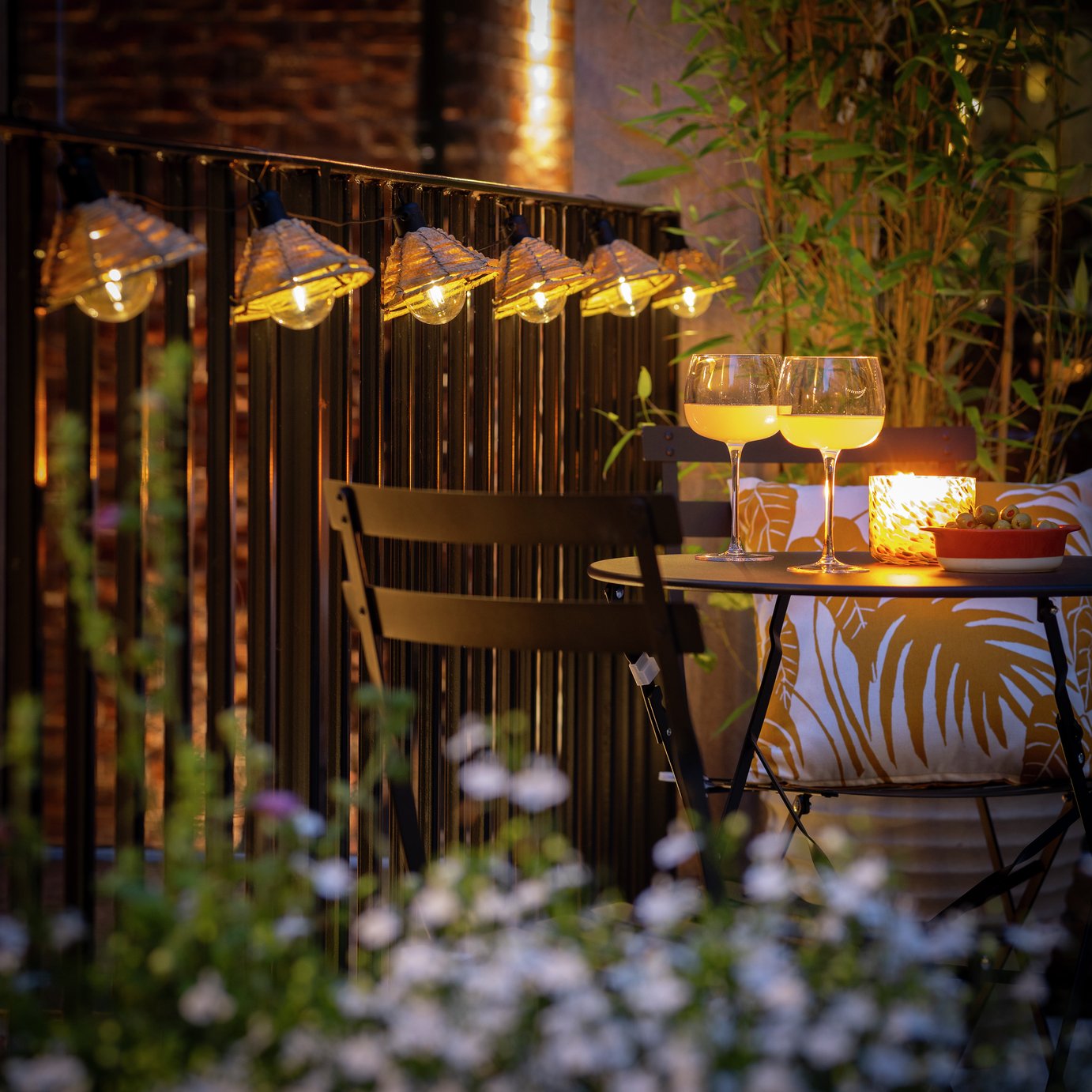 Habitat 6 Warm White Rattan Effect Solar String Light 