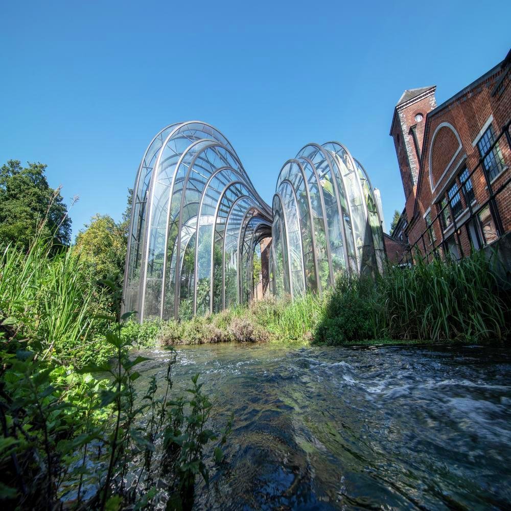 Red Letter Days Bom Sapphire Tour With Gin Cocktail For Two