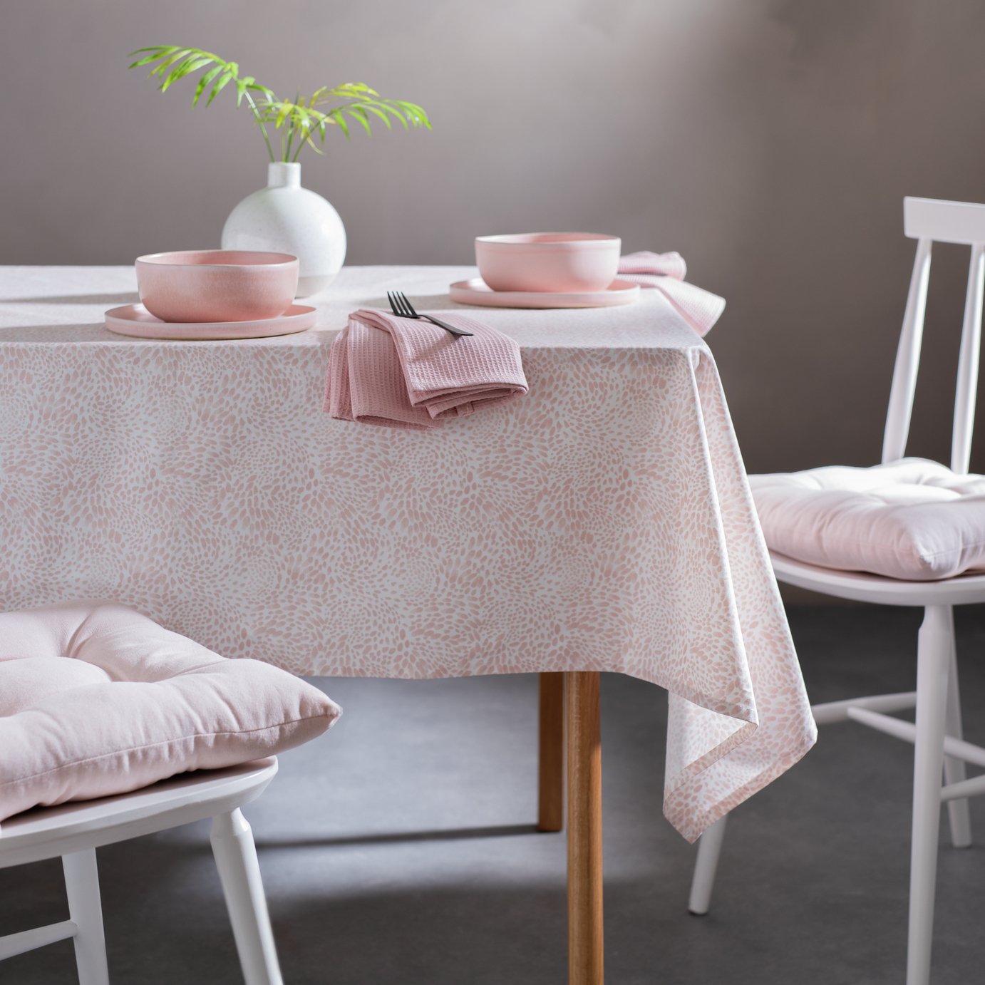 Habitat Cotton Wipe Clean Table Cloth - Pink