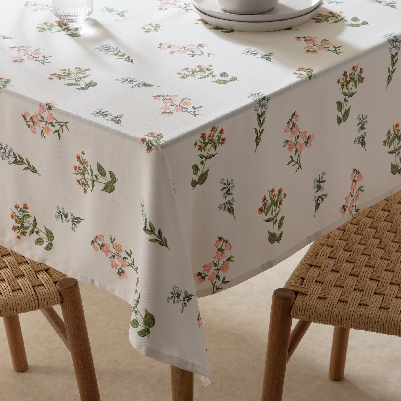 Argos Home Bee Floral Wipe Clean Table Cloth - Cream