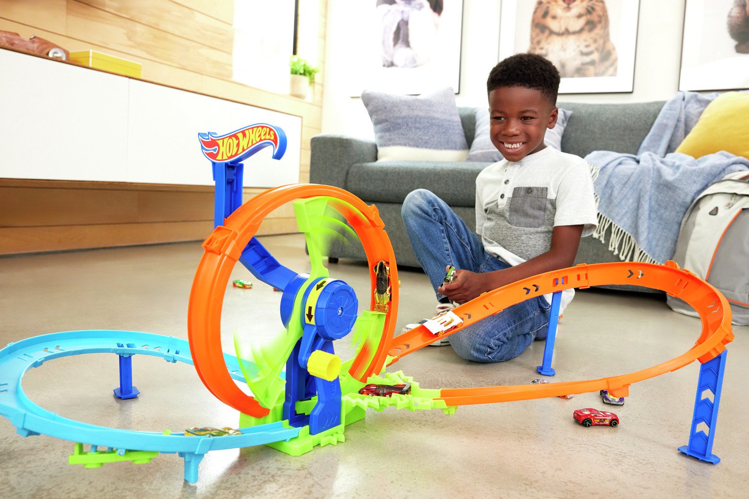 Hot Wheels Action Rapid Launch and Loop Toy Car Track Set