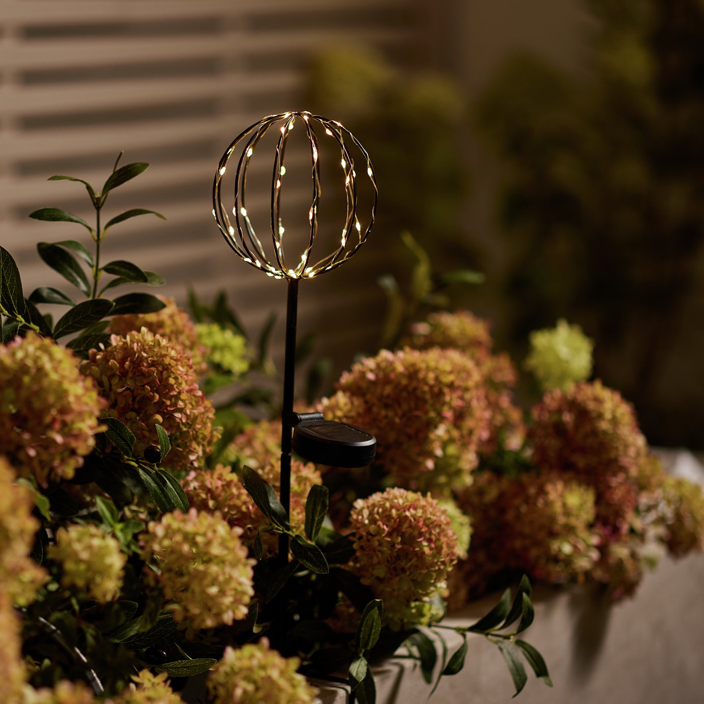 Habitat Solar Stake Ball