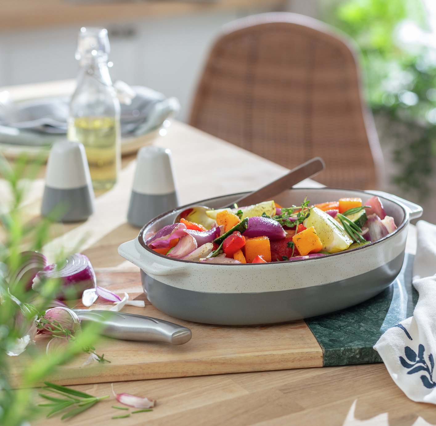 Habitat Speckle 29cm Medium Ceramic Oval Roaster