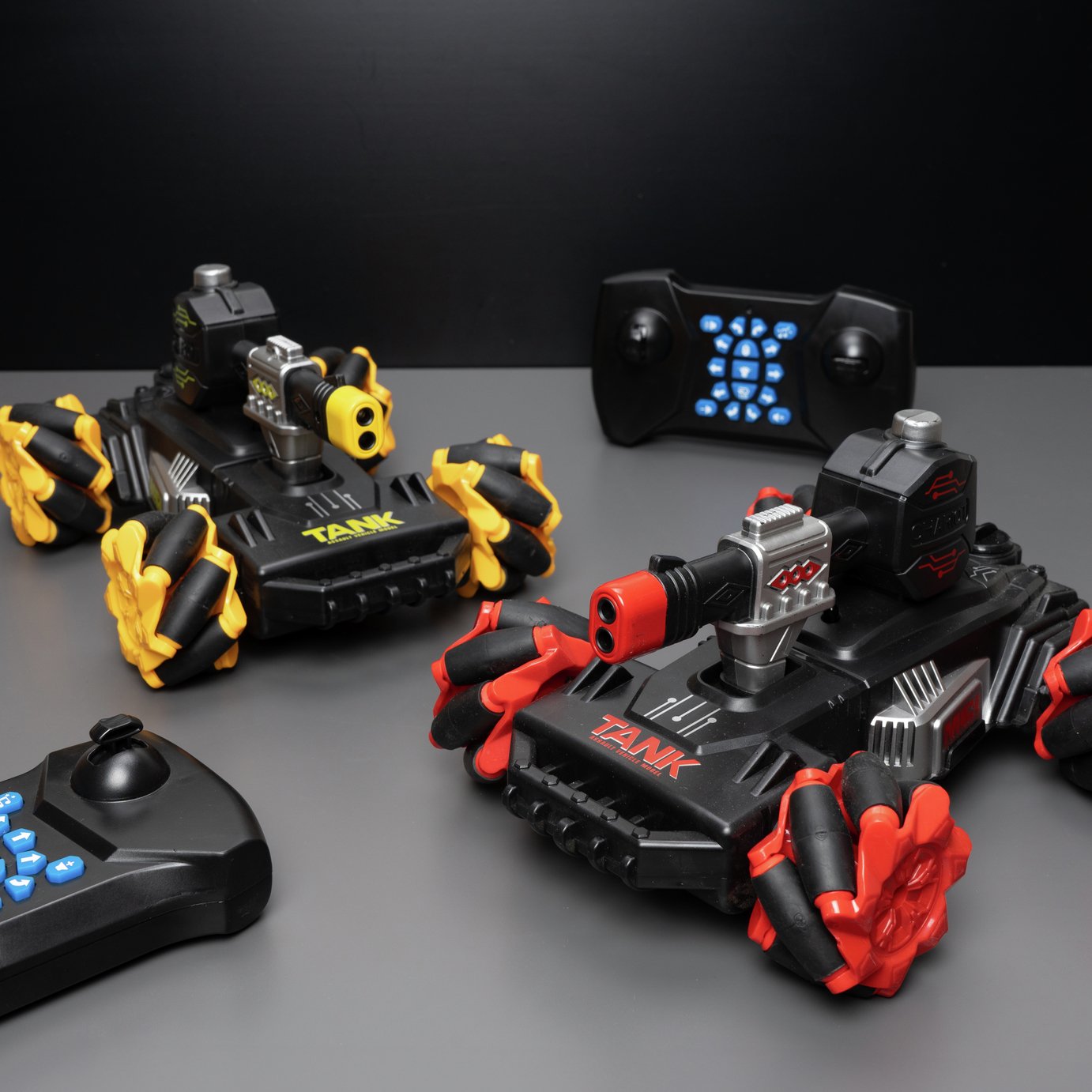 Menkind RED5 Lunar Battle Tanks