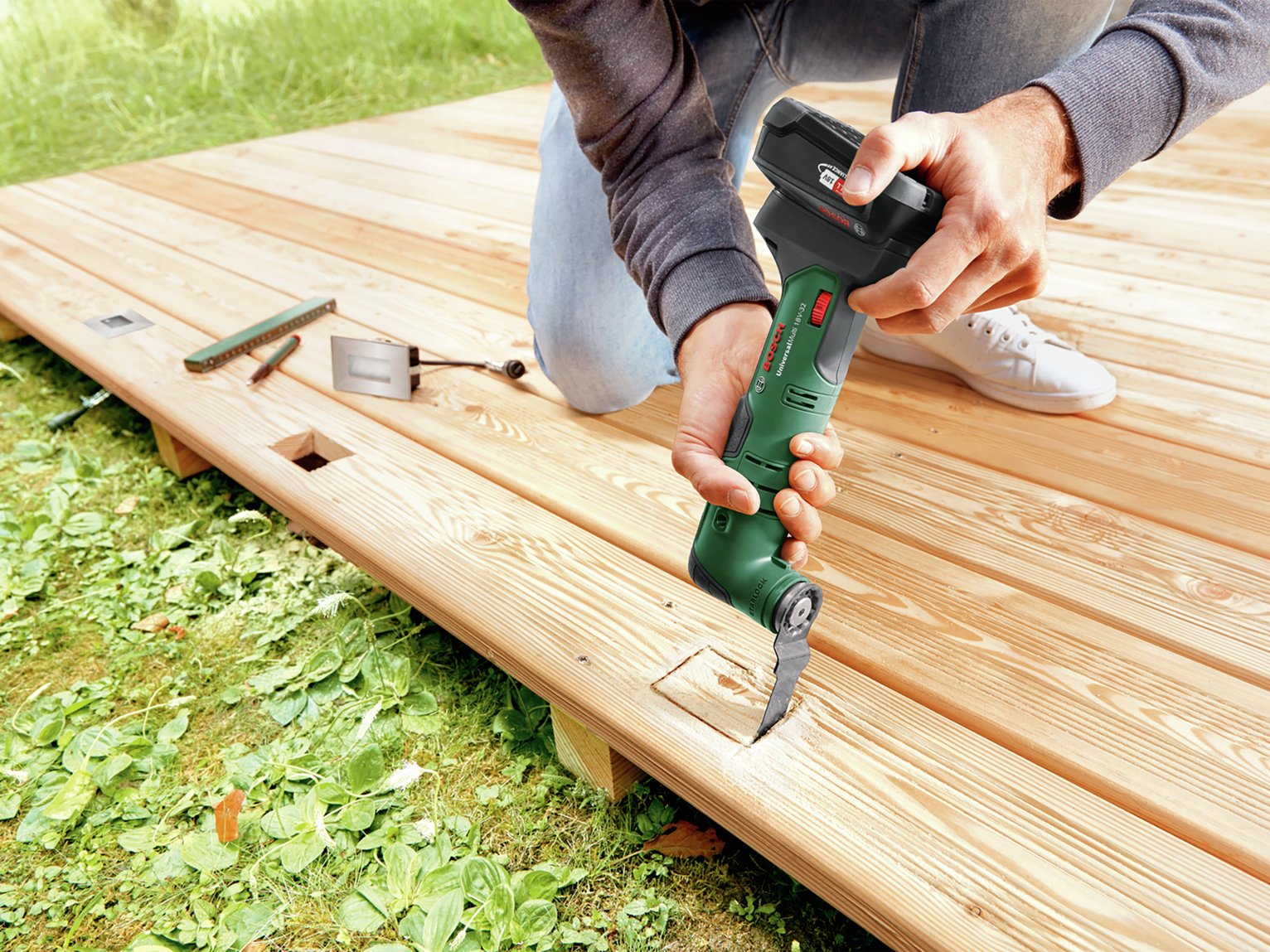 Bosch Universal Multi 18V-32 Cordless Multi Tool