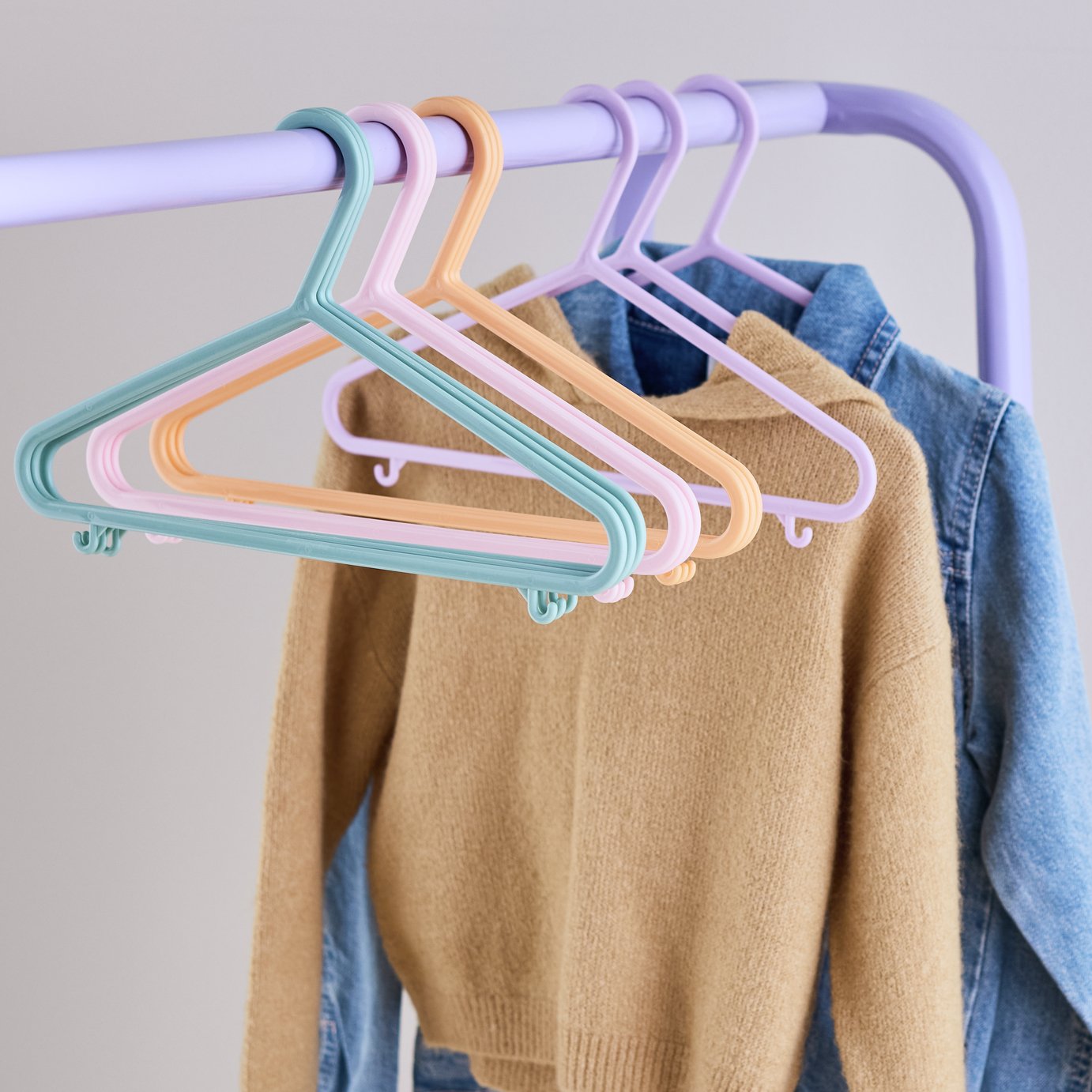 Argos Home Pack of 12 Kids Plastic Hangers