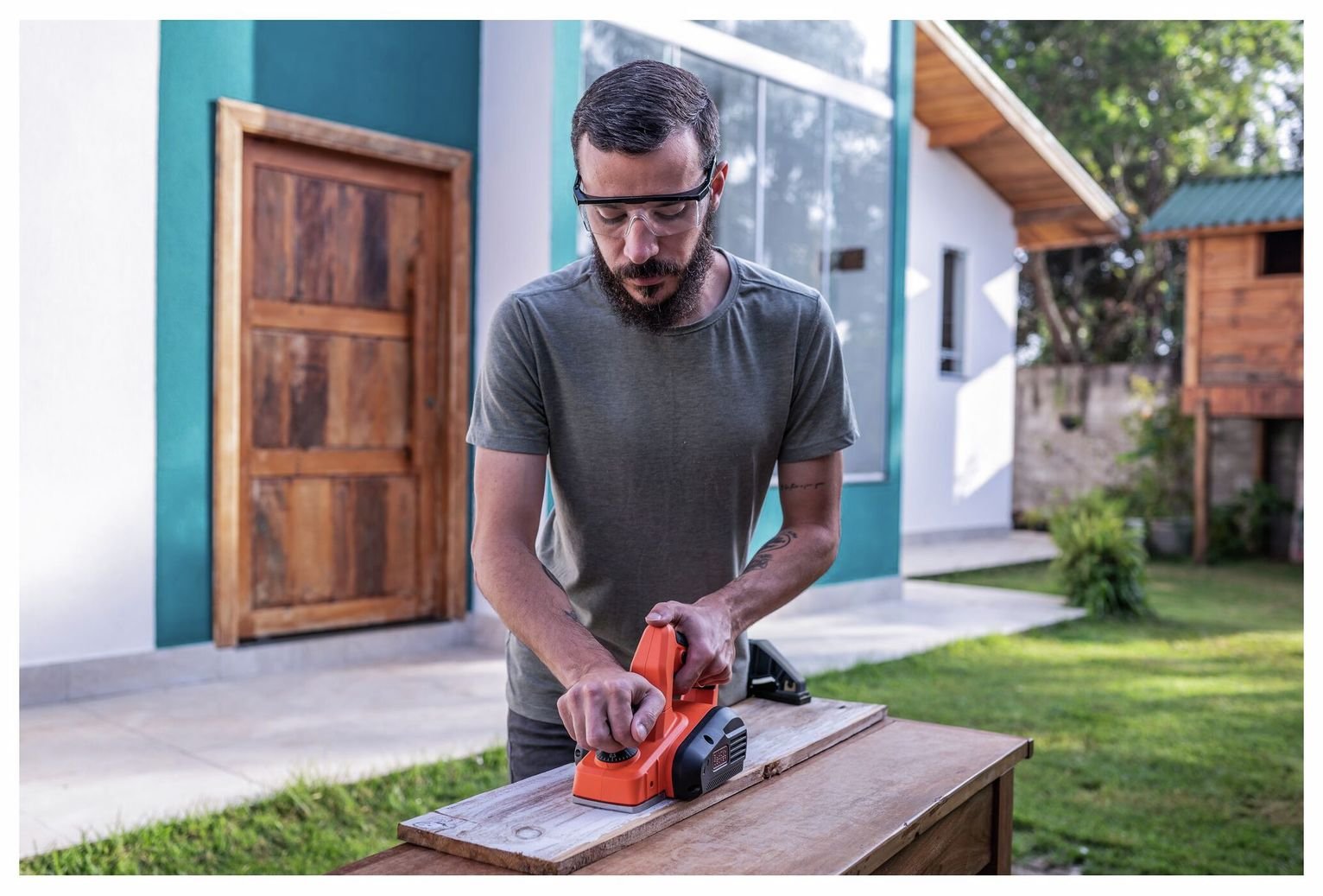 Black + Decker BEW712-GB Planer - 710W