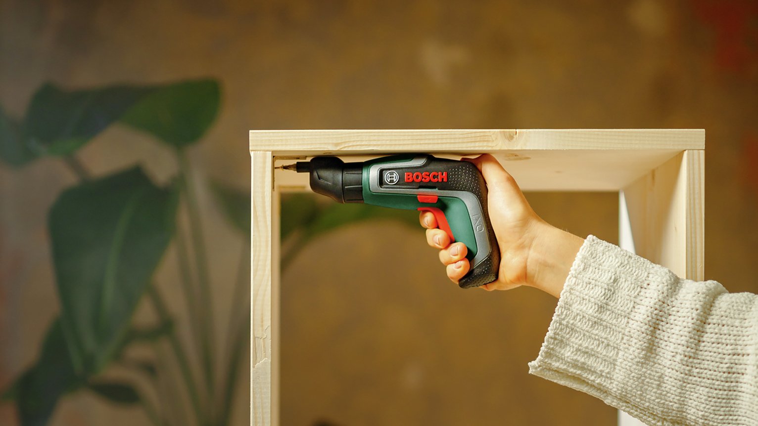 Bosch IXO 7 Cordless Screwdriver - 3.6V