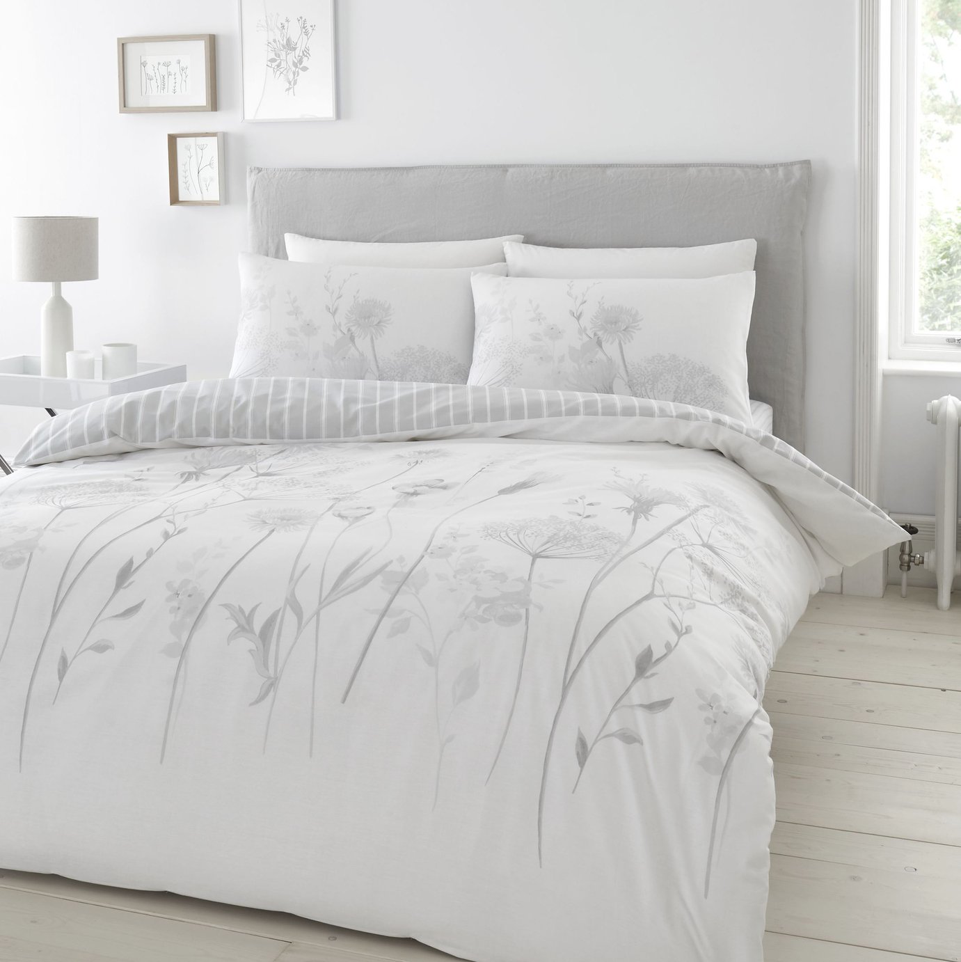 Catherine Lansfield Floral Print White Bedding Set -Kingsize