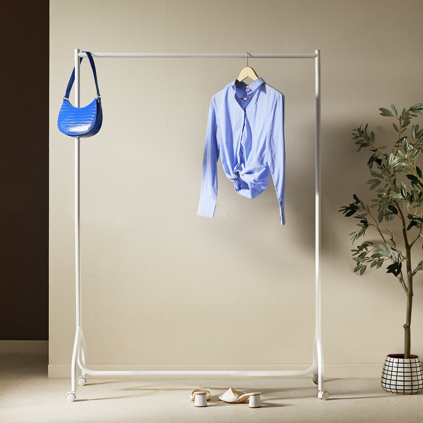 Argos Home Heavy Duty 4 Feet Clothes Rail