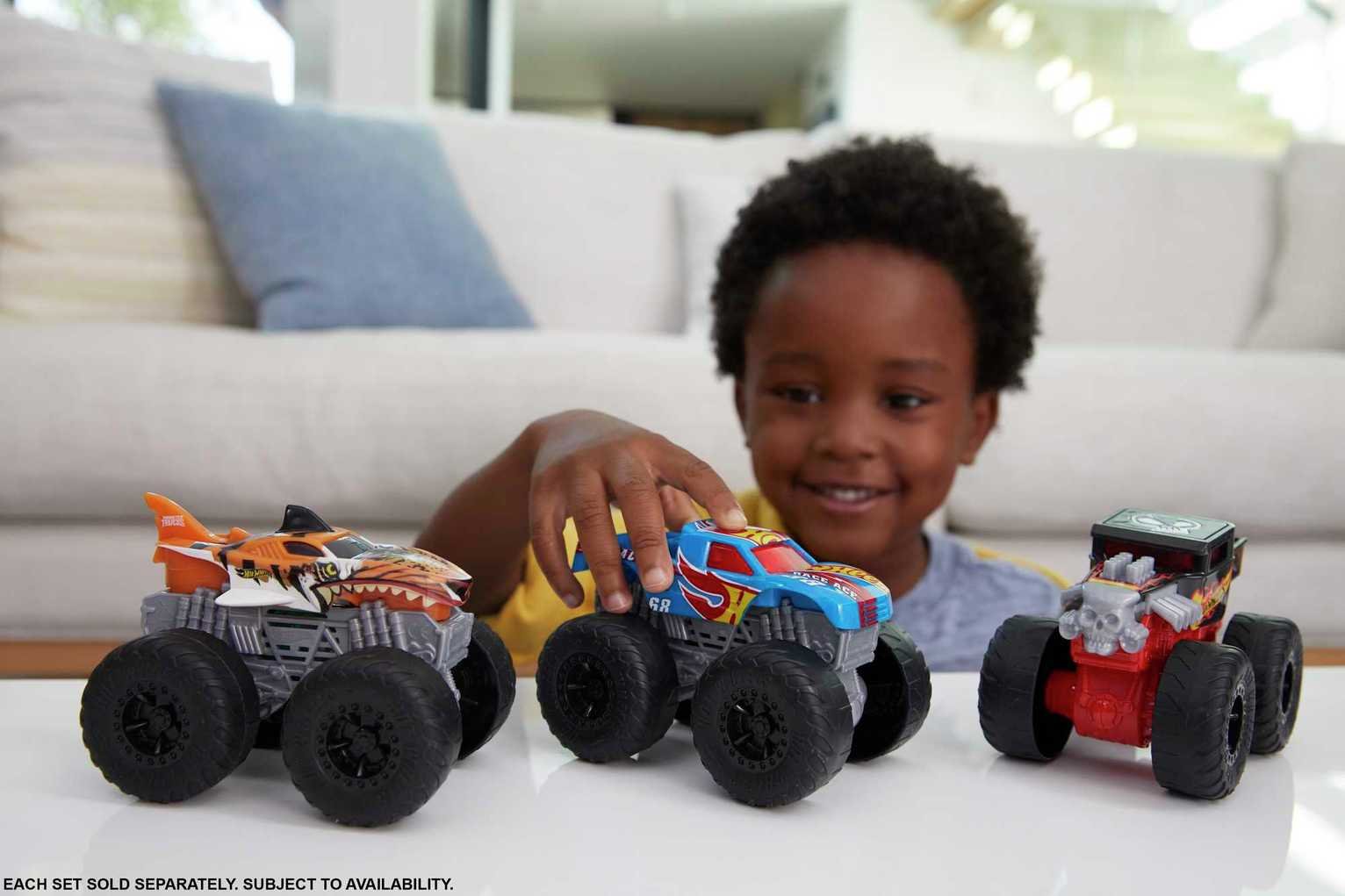 Hot Wheels Monster Trucks Roarin Wreckers Vehicle Assortment