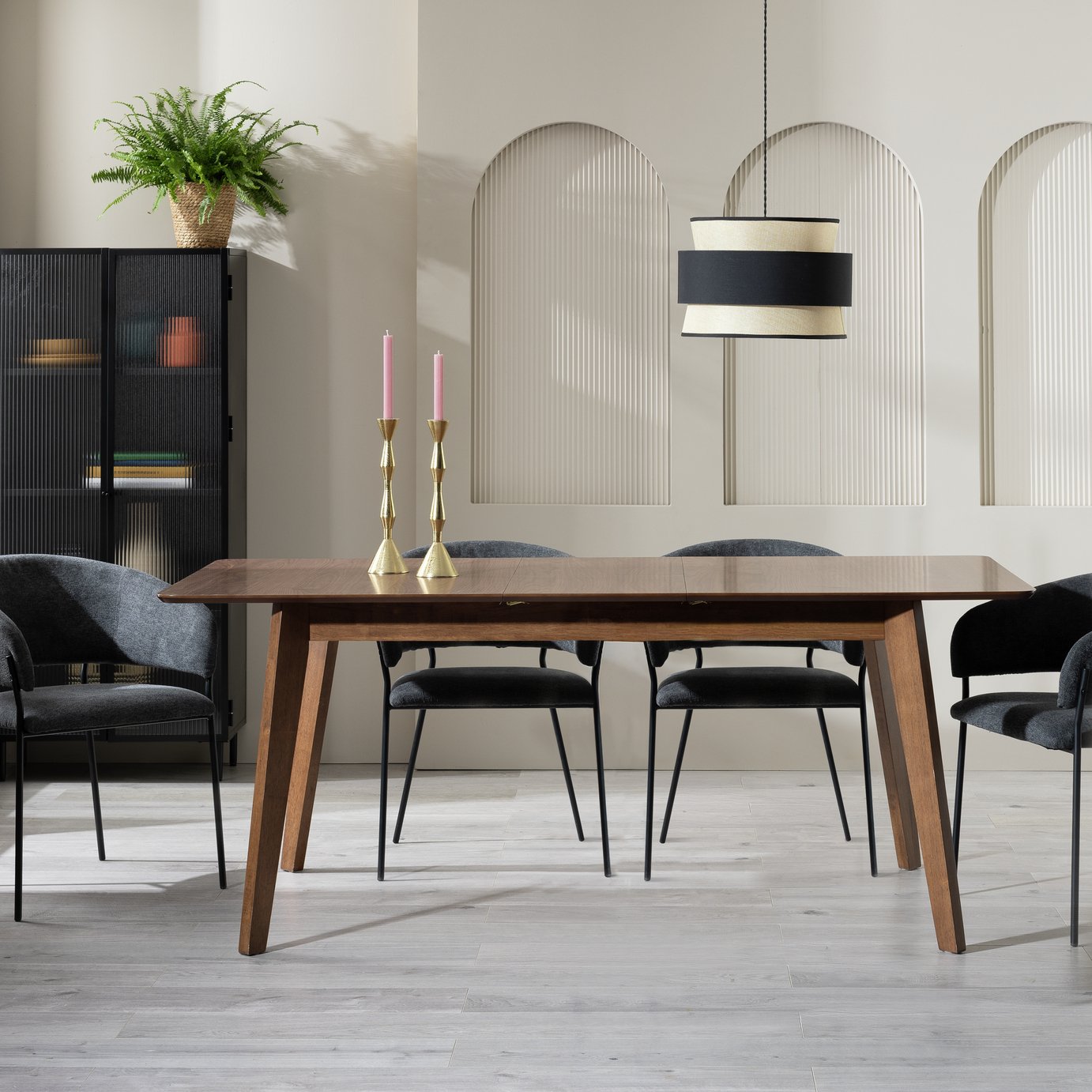 Habitat Callan Extending Wood Veneer 4-6 Seater Dining Table