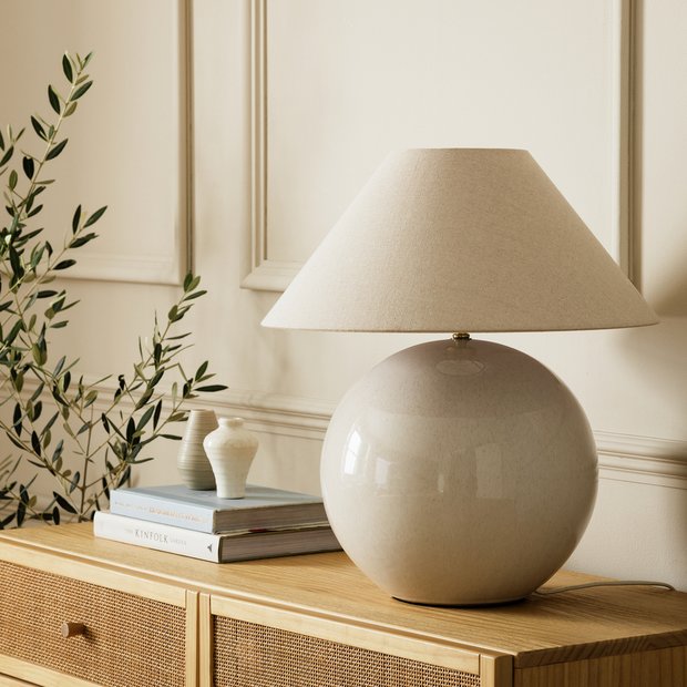 Round ceramic on sale table lamp