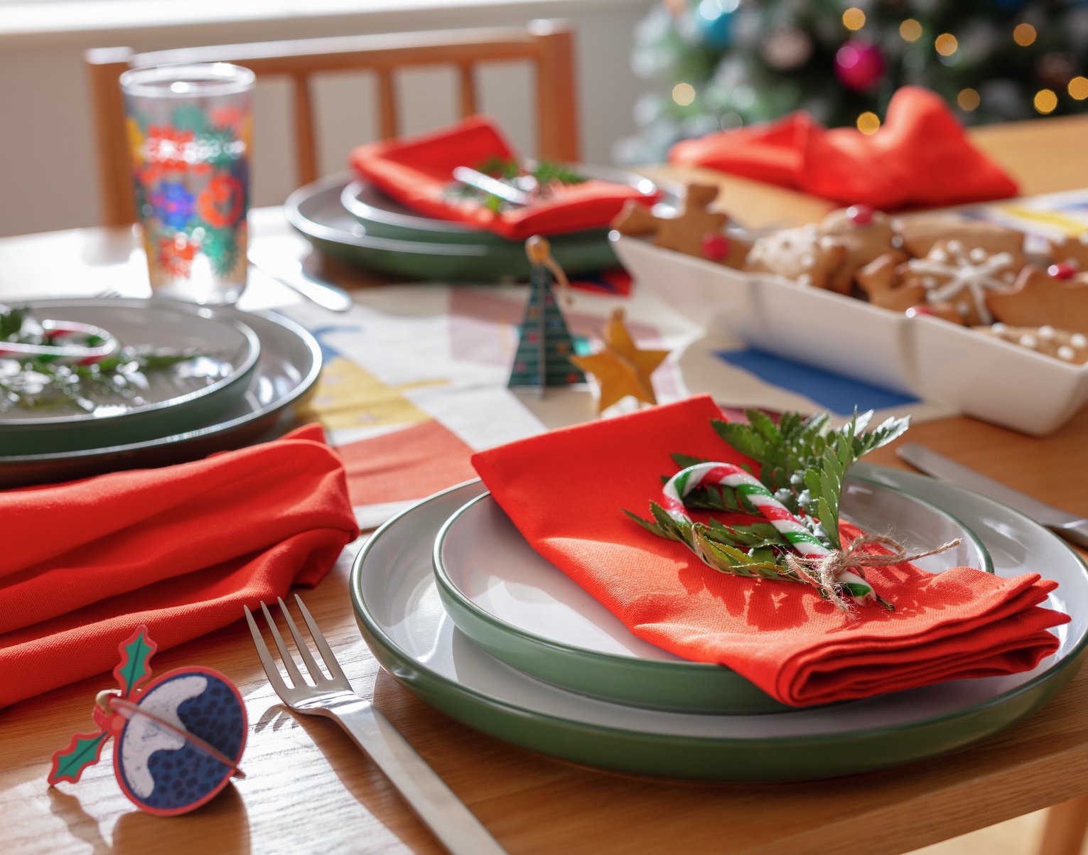 Habitat Festive Pack of 4 Napkins - Red