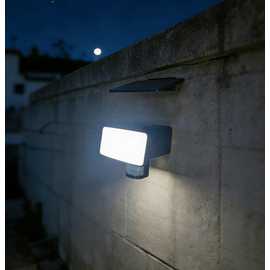 White Plastic Solar Sensor LED Flood Light - 800lm
