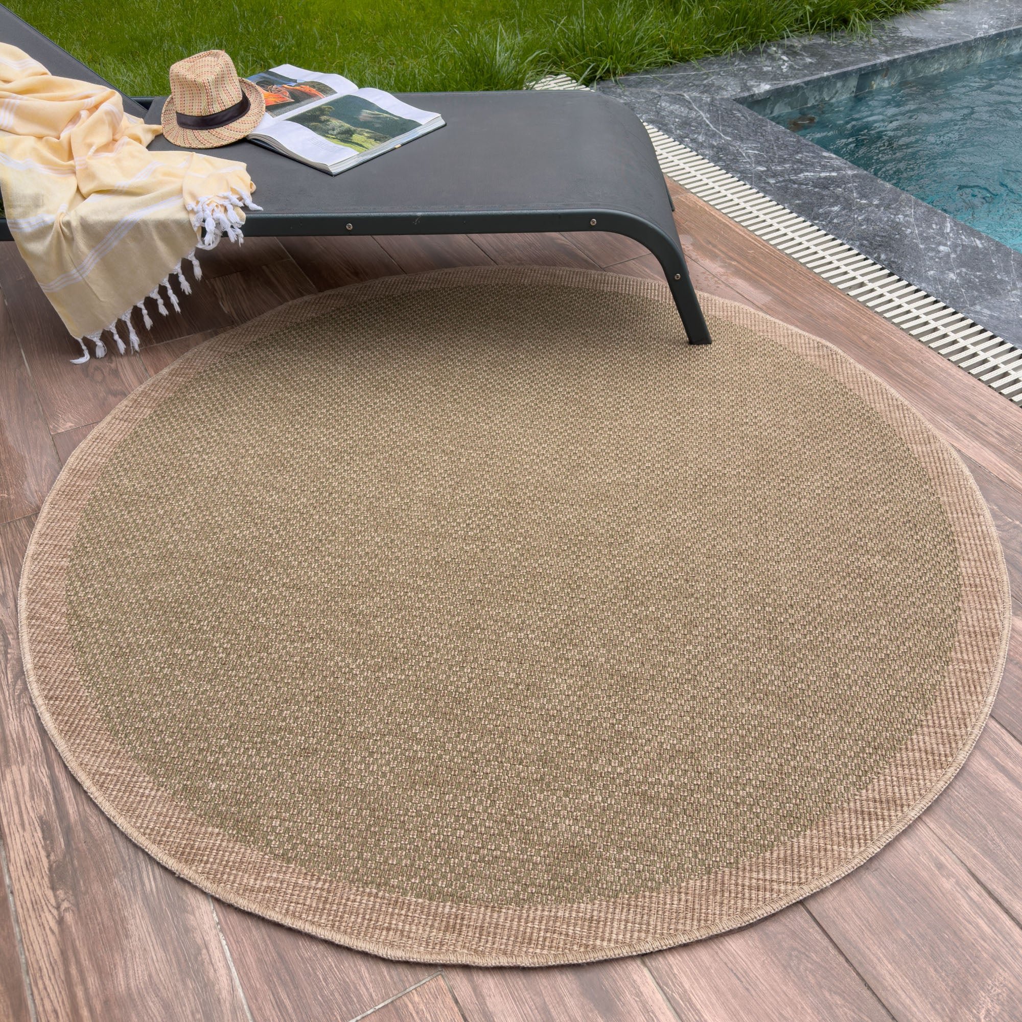 The Rugs Green Nature Outdoor Indoor Square Dots Round Rug - 160cm
