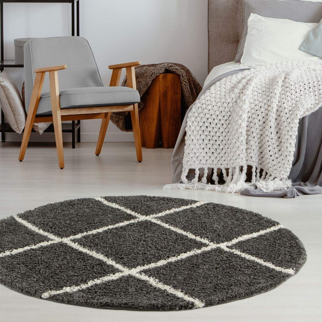 The Rugs Dark Grey Moroccan Shaggy Diamond Round Rug - 120cm