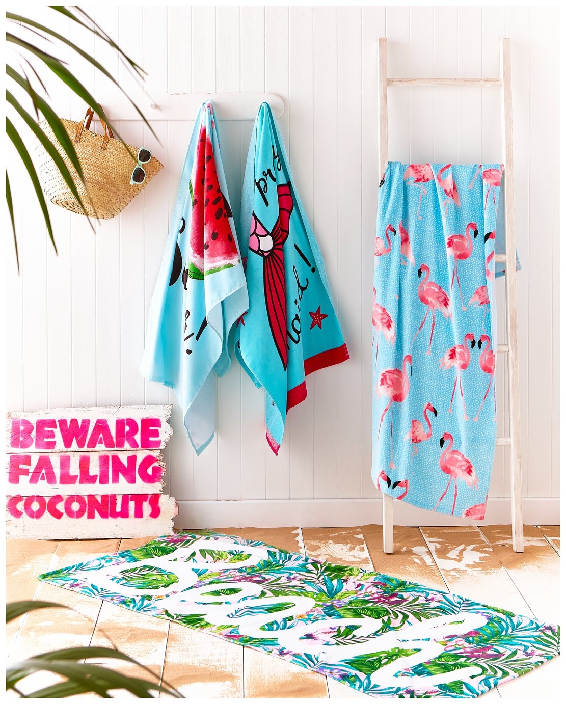 Catherine Lansfield Flamingo Beach Towel - Blue