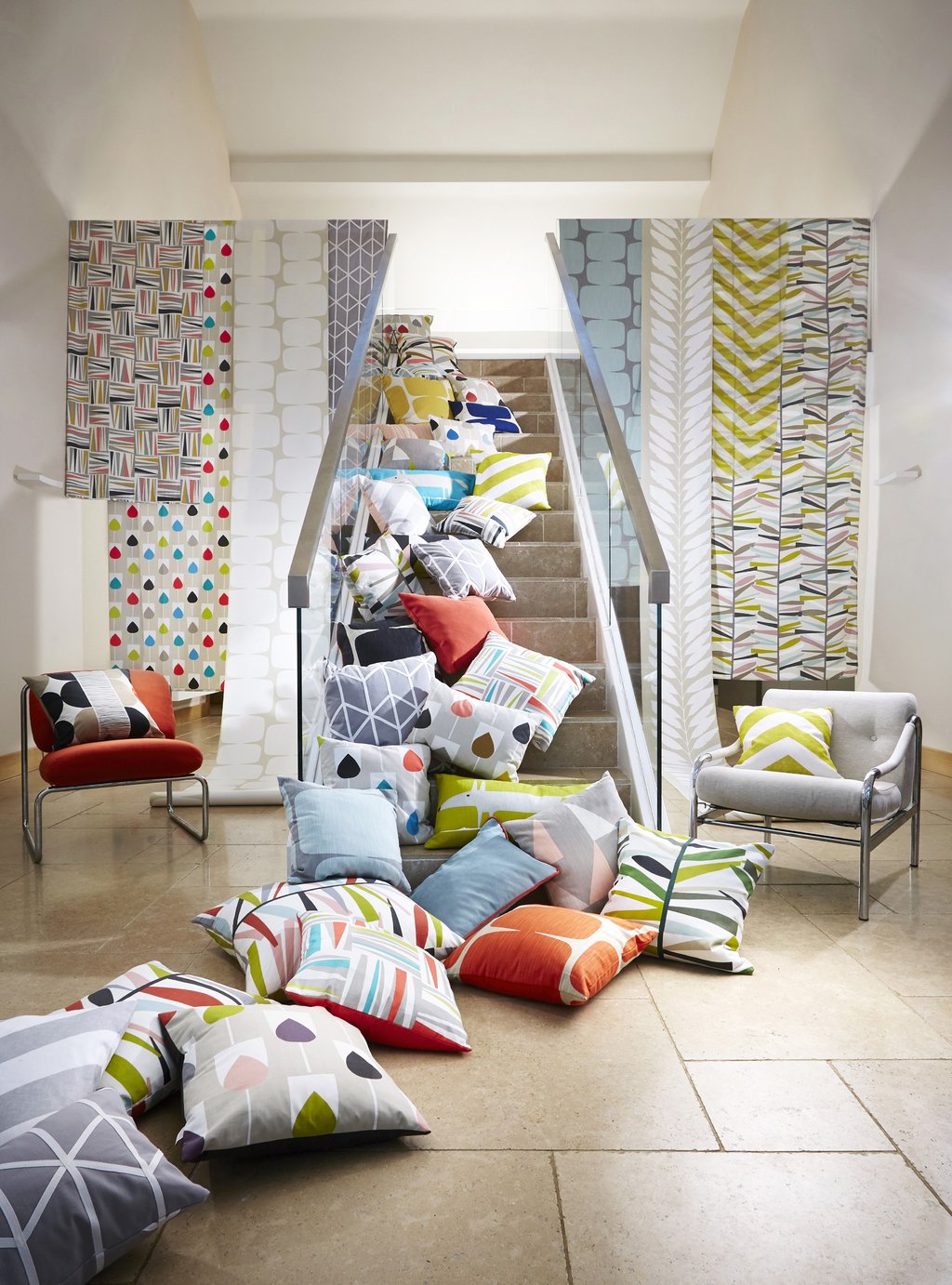 Scion Oversized Abstract Design Cream Wallpaper