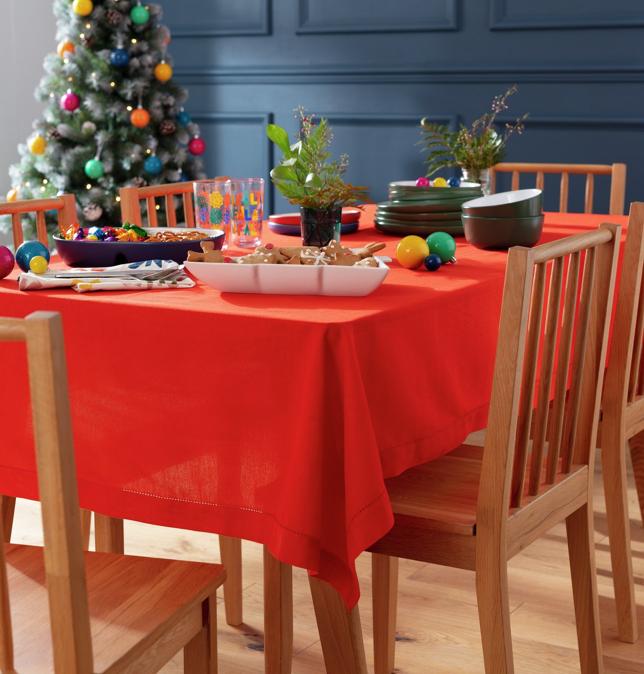Habitat Festive Tablecloth - Red