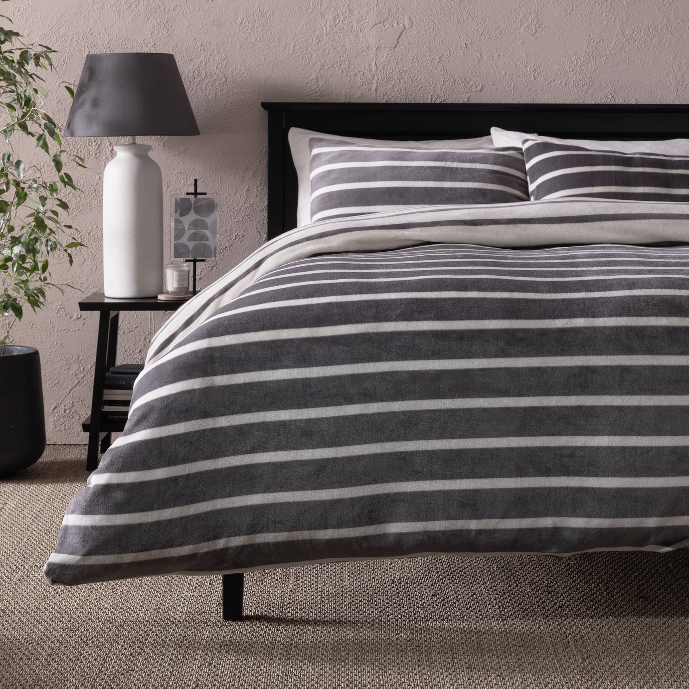 Argos Home Fleece Stripe Printed Bedding Set - Double