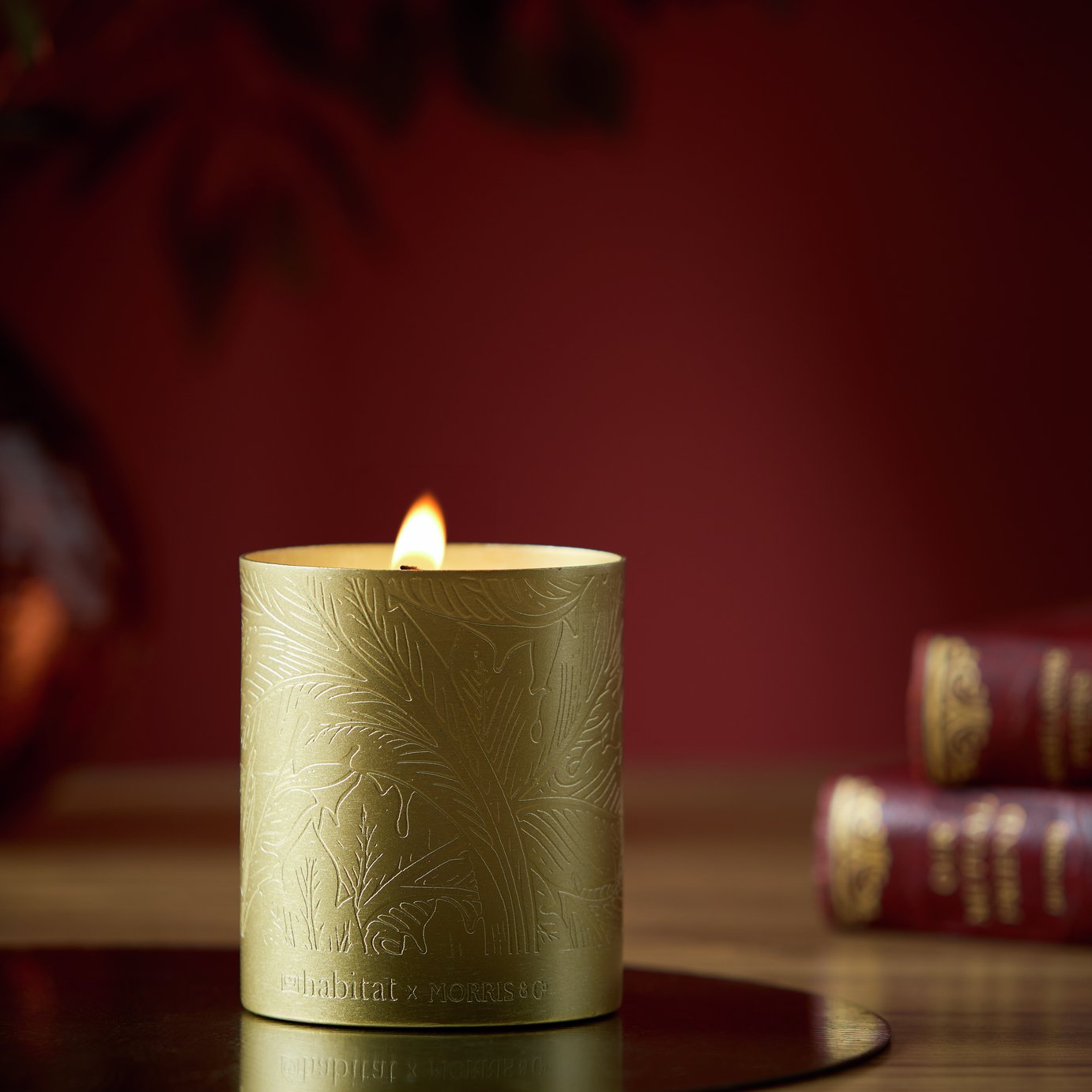 Habitat x Morris & Co. Singlewick Candle -Oak & Fallen Acorn