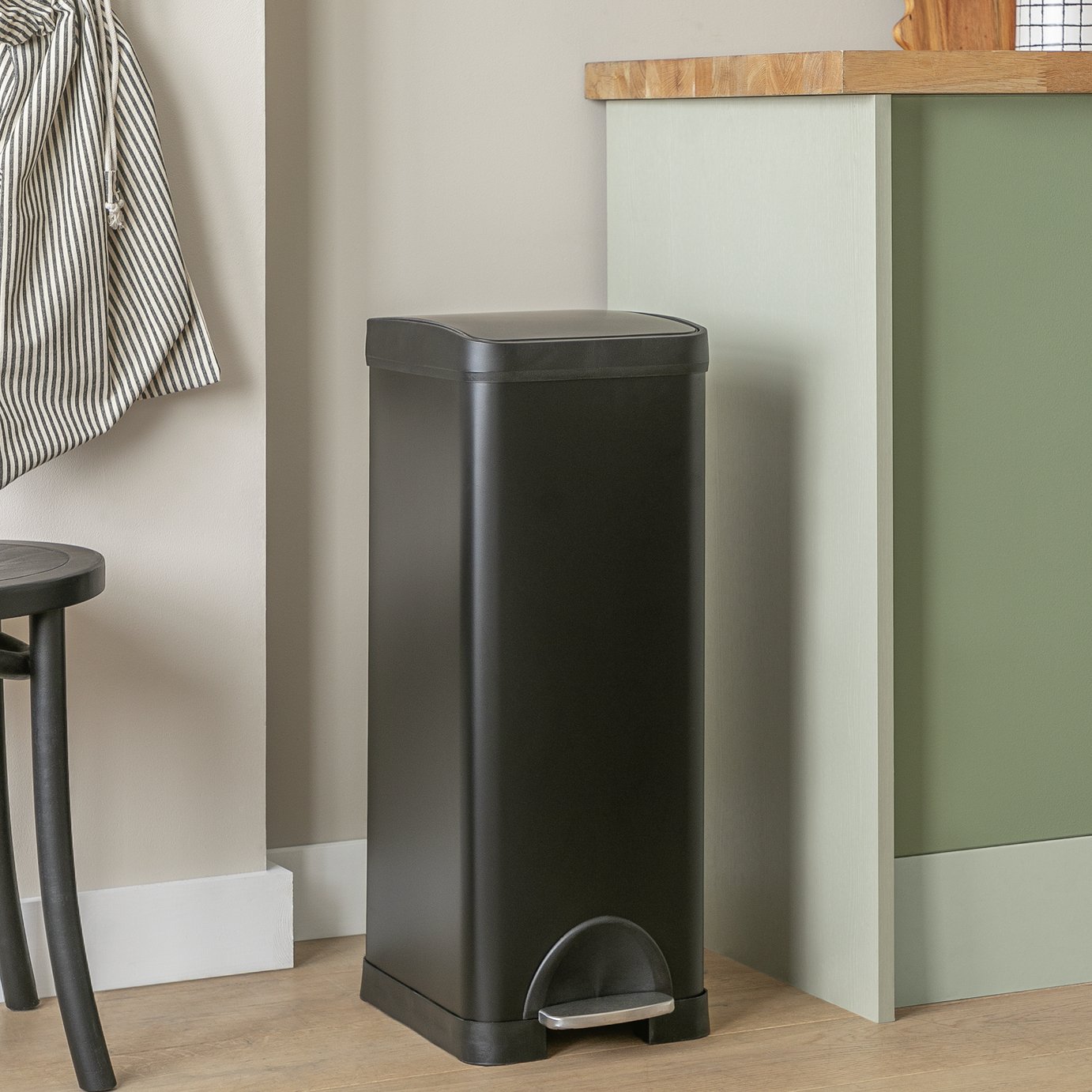 Habitat 30 Litre Slim Line Modern Pedal Bin - Black