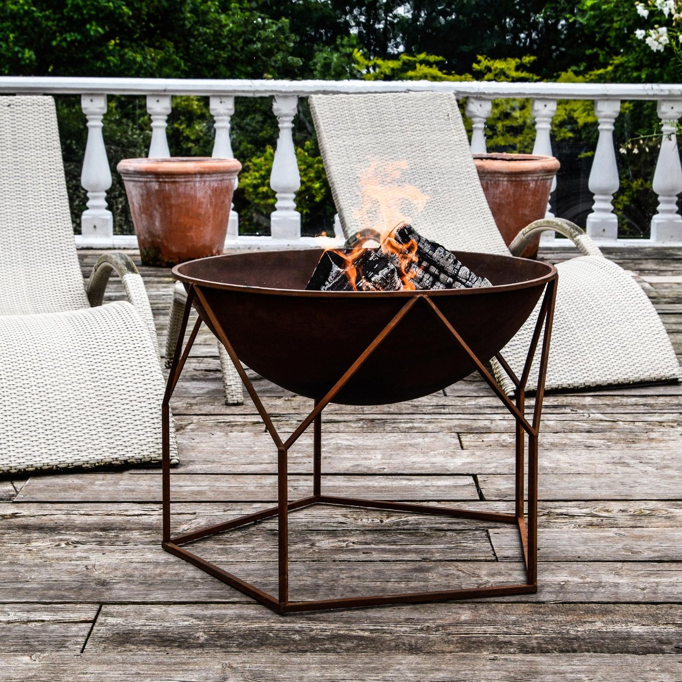 Ivyline Outdoor Buckingham Fire Pit - Rust