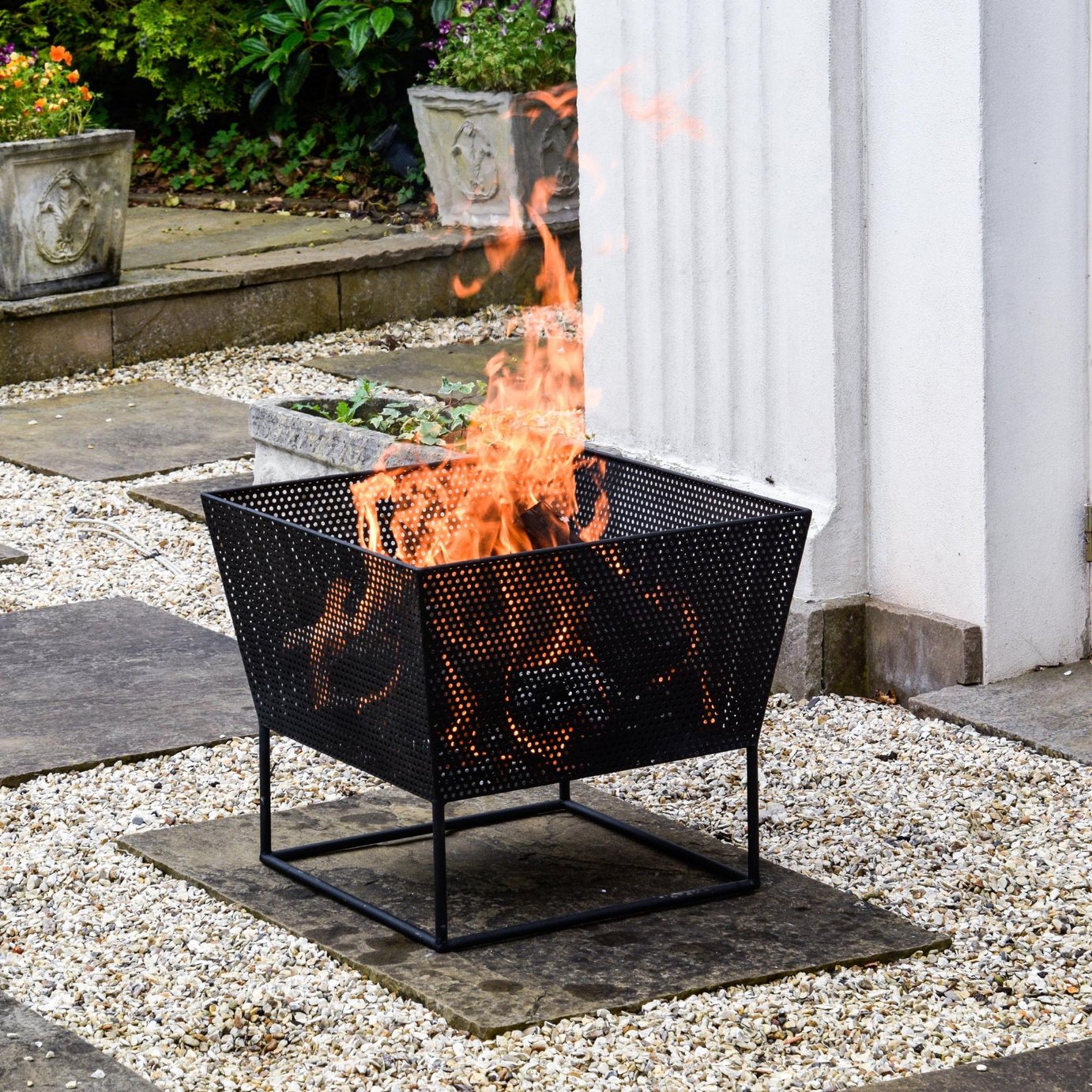Ivyline Outdoor Norfolk Fire Pit - Black Iron