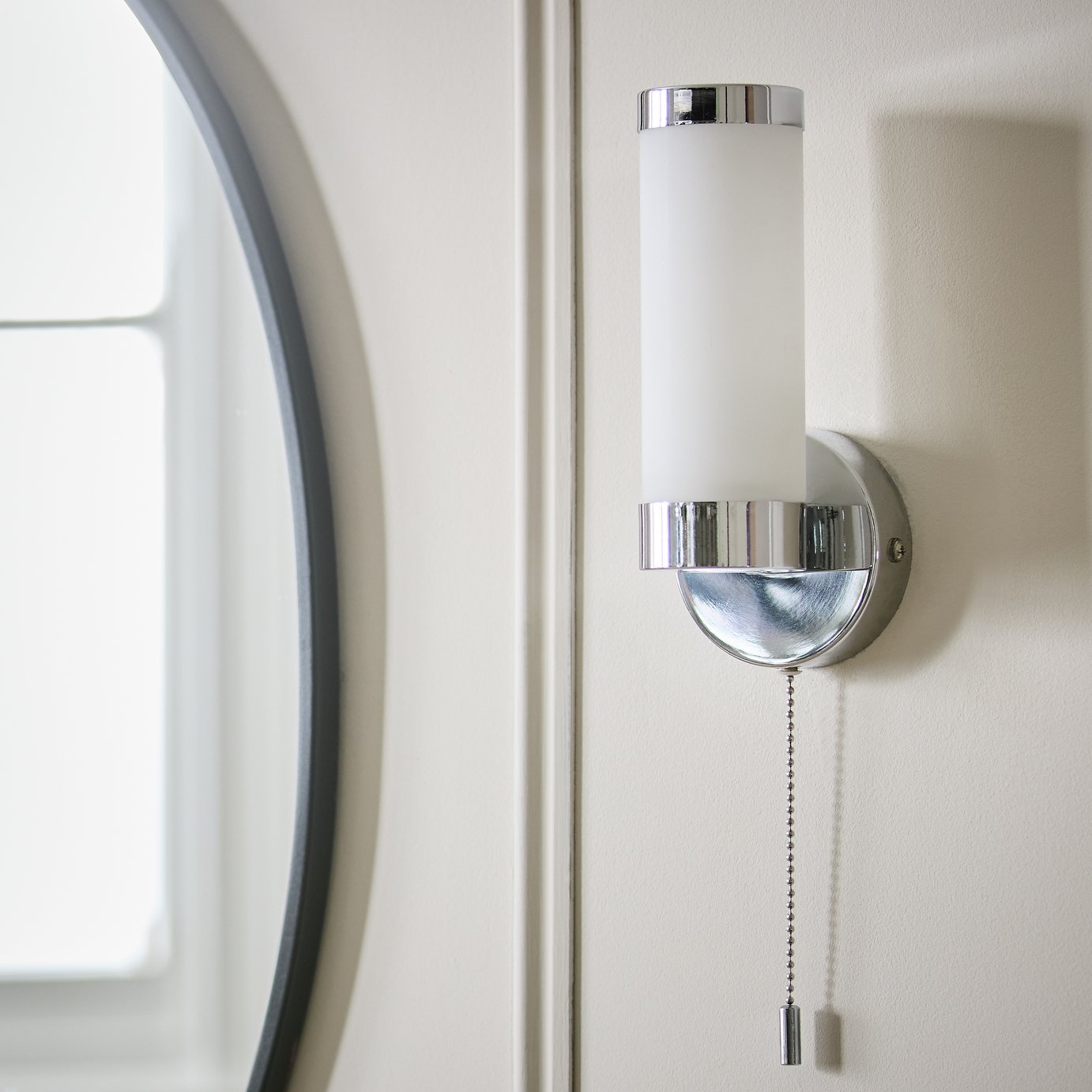 Argos Home Opal Glass Bathroom Wall Light - Polished Chrome