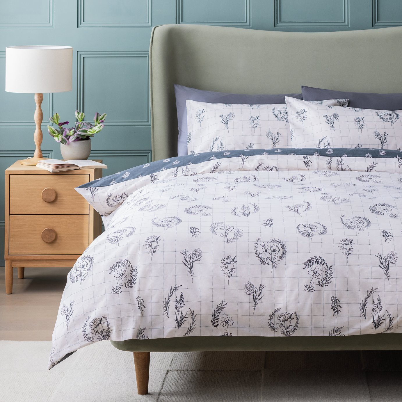 Habitat Floral Grid Print White and Blue Bedding Set - King