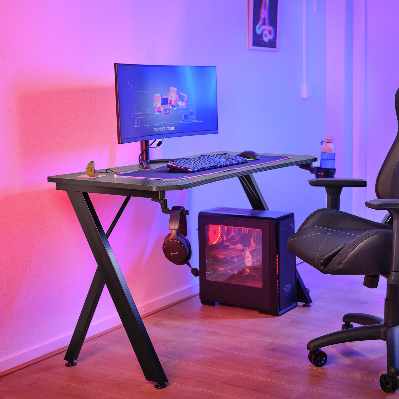 Trust GXT700 Omnius Gaming Desk - Black