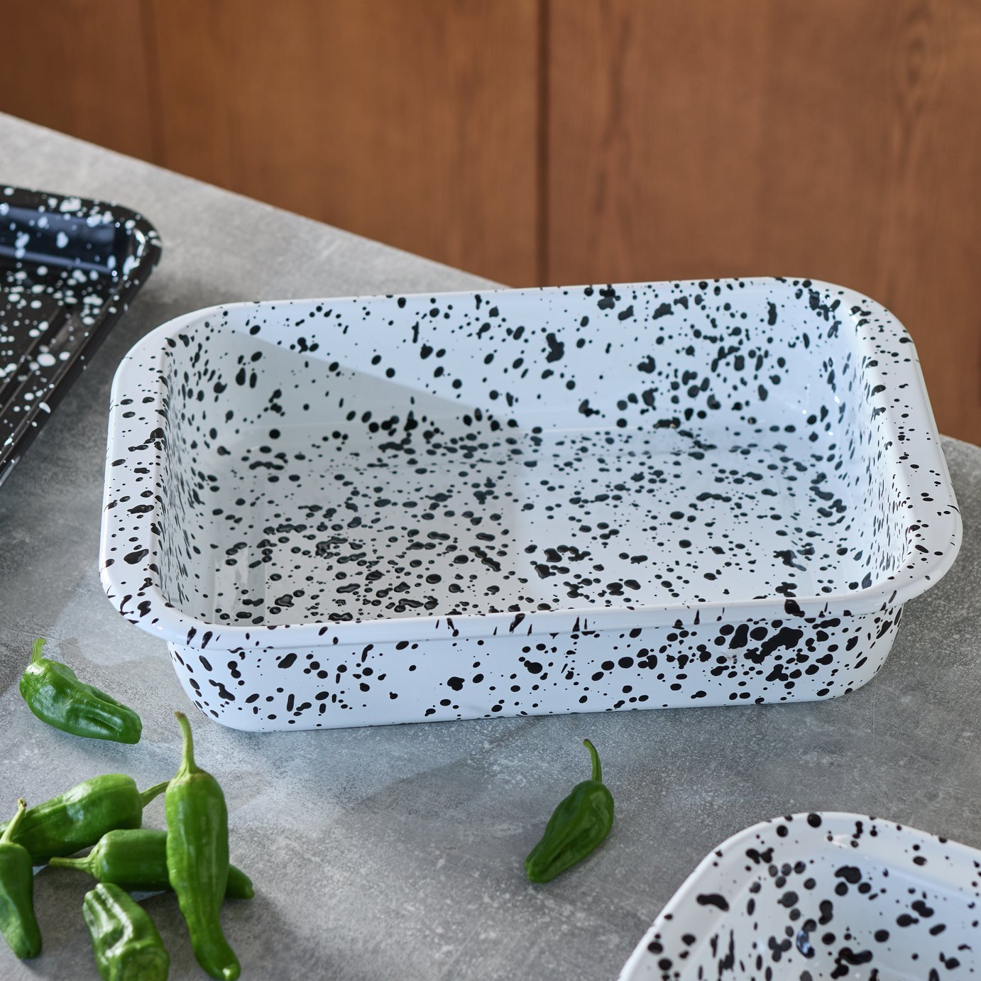 Habitat 37cm Enamel Roaster - White