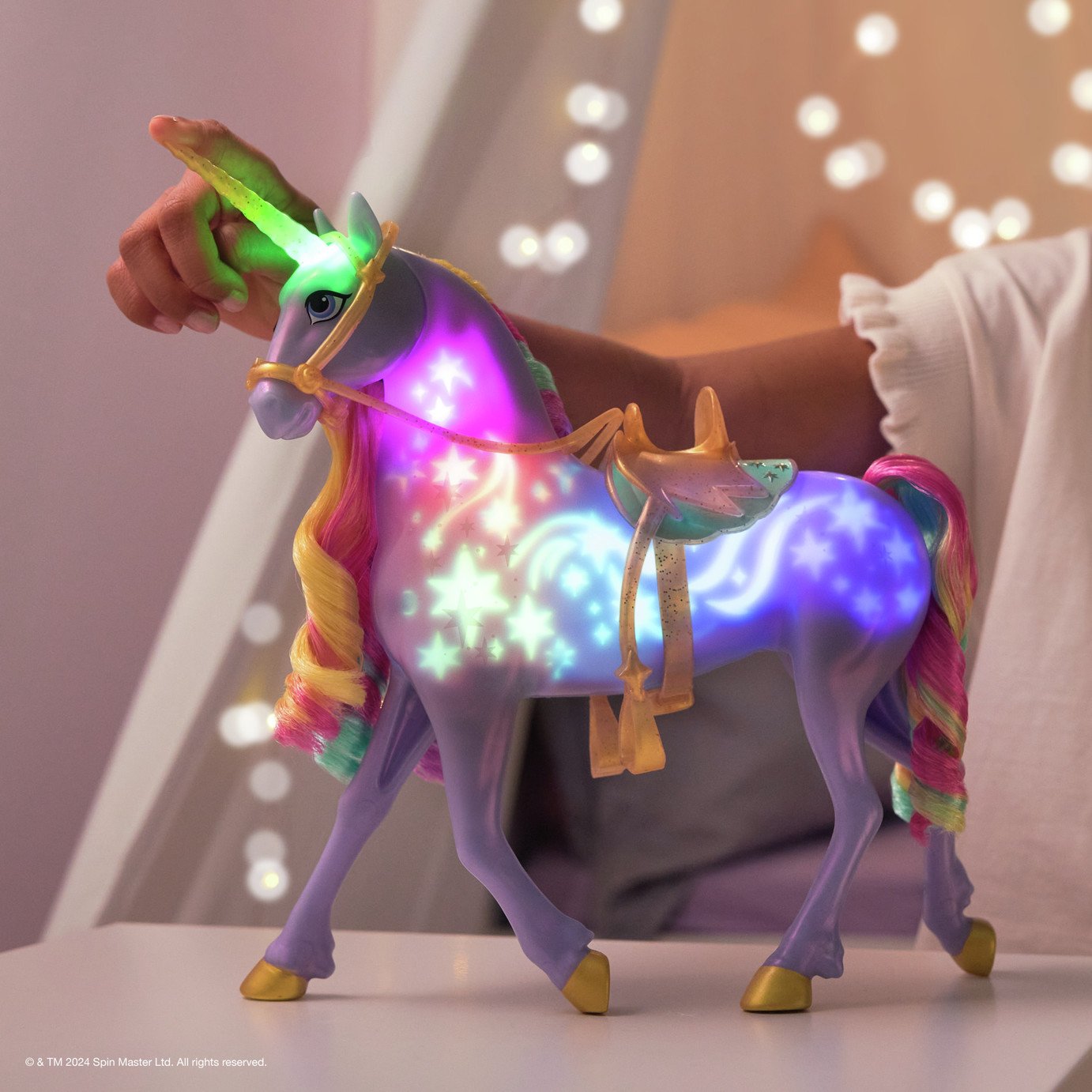Unicorn Academy Rainbow Light-up Wildstar Figure